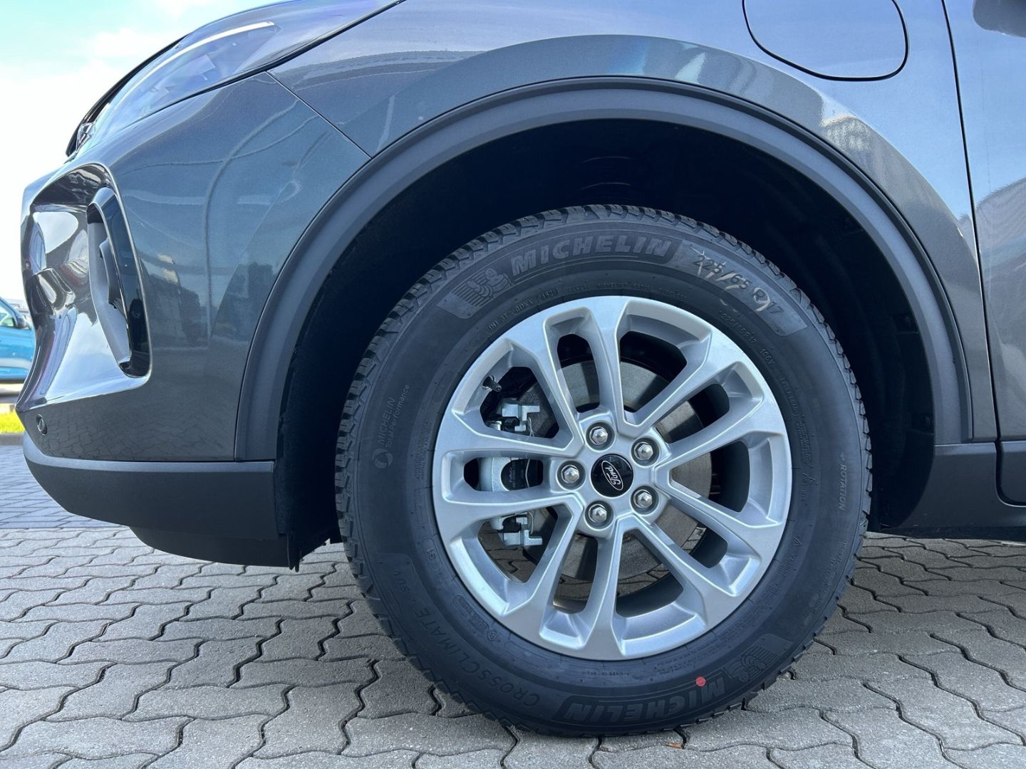 Ford Kuga - Bild 8 von 15
