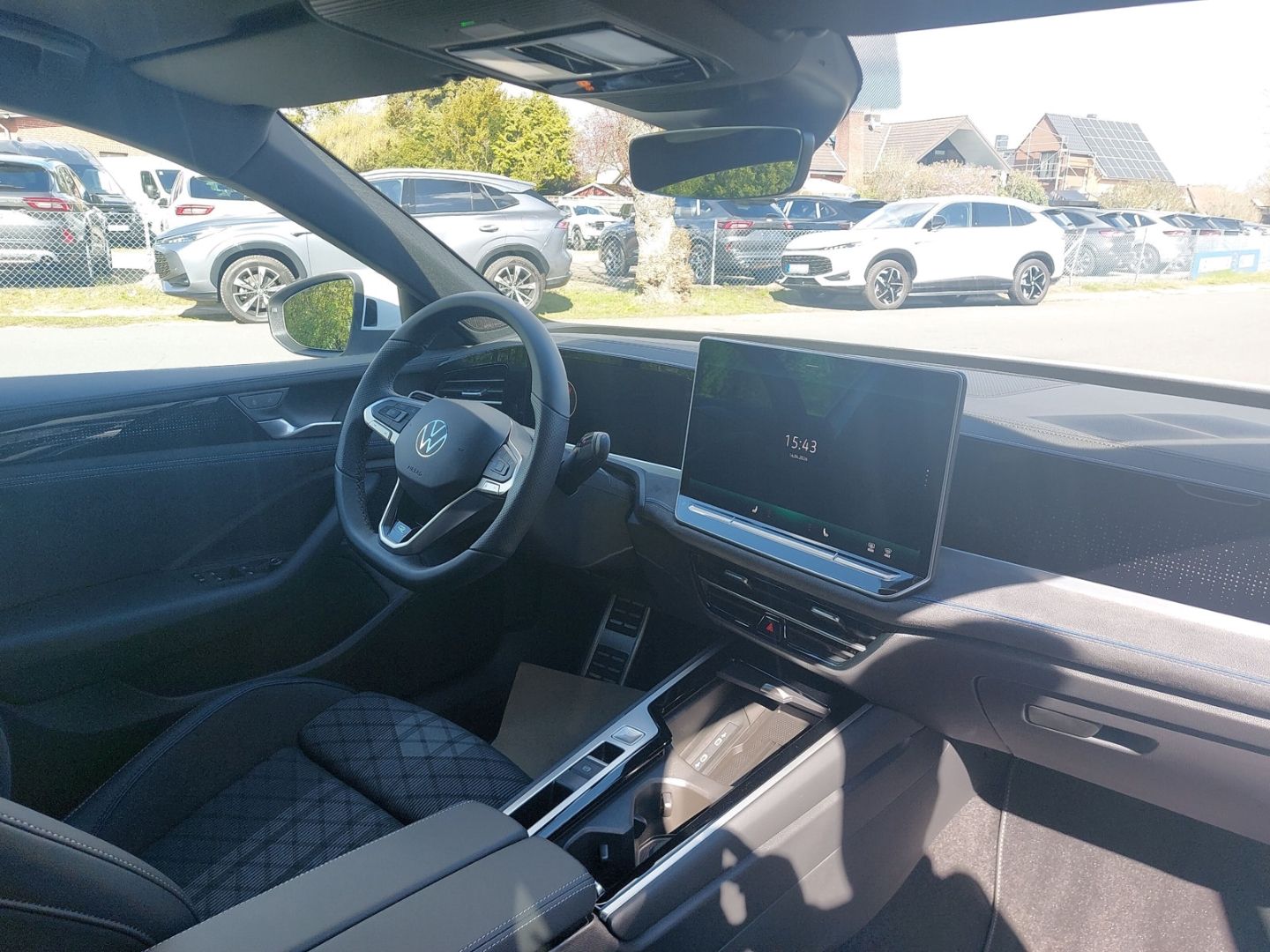 Volkswagen Passat Variant 2.0 TDI R-line Kamera PDCv+h LHZ Massagesitze HEAD-UP-Display El. Verdeck - Bild 12 von 20