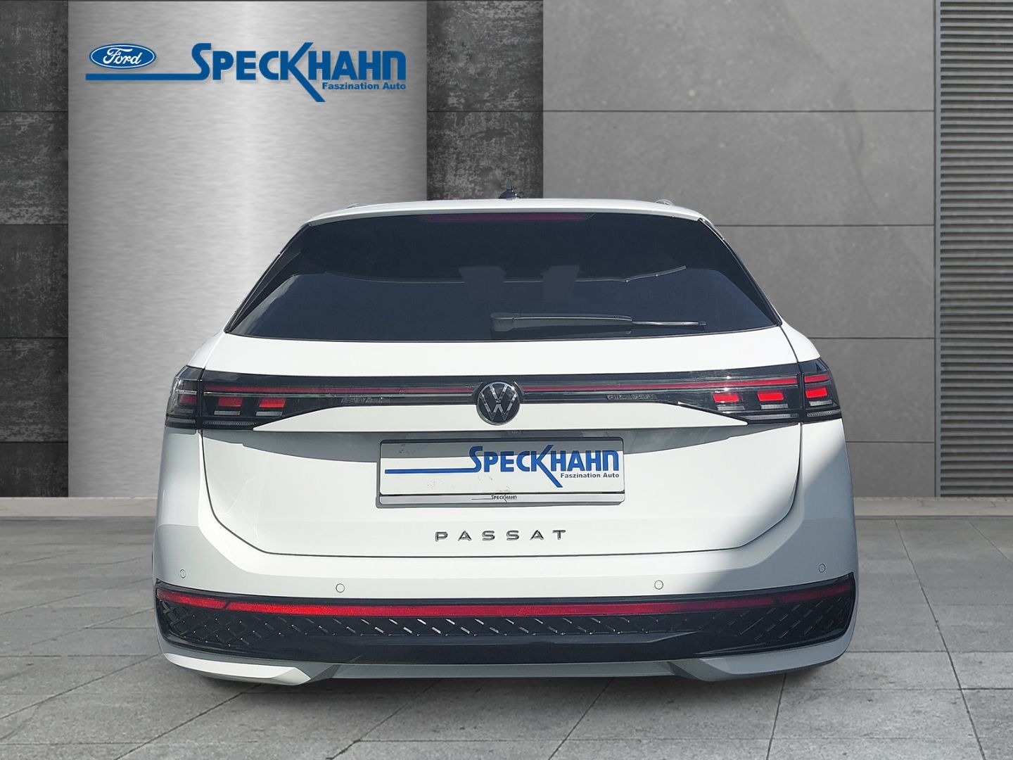 Volkswagen Passat Variant 2.0 TDI R-line Kamera PDCv+h LHZ Massagesitze HEAD-UP-Display El. Verdeck - Bild 3 von 20