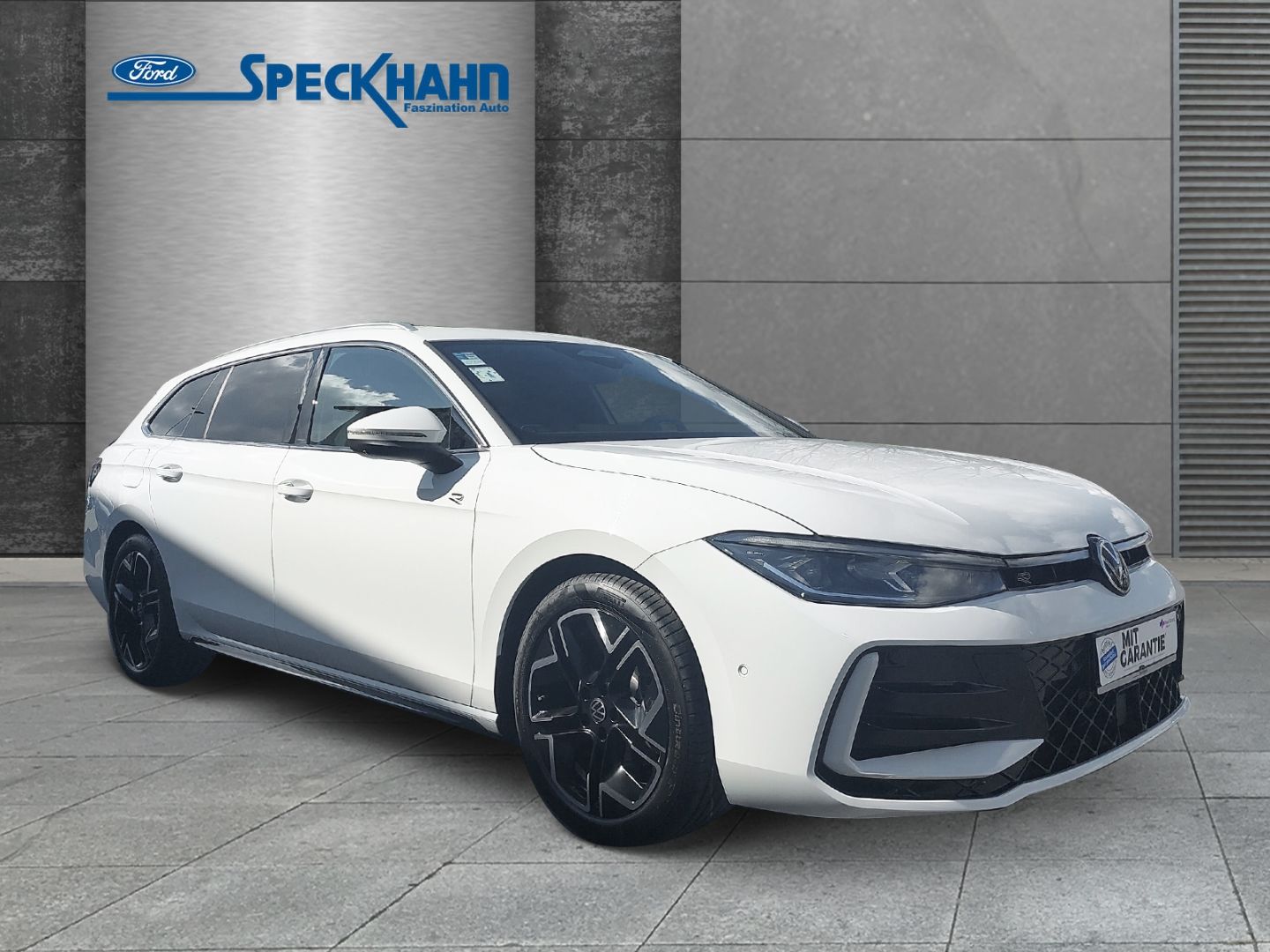 Volkswagen Passat Variant 2.0 TDI R-line Kamera PDCv+h LHZ Massagesitze HEAD-UP-Display El. Verdeck - Bild 5 von 20