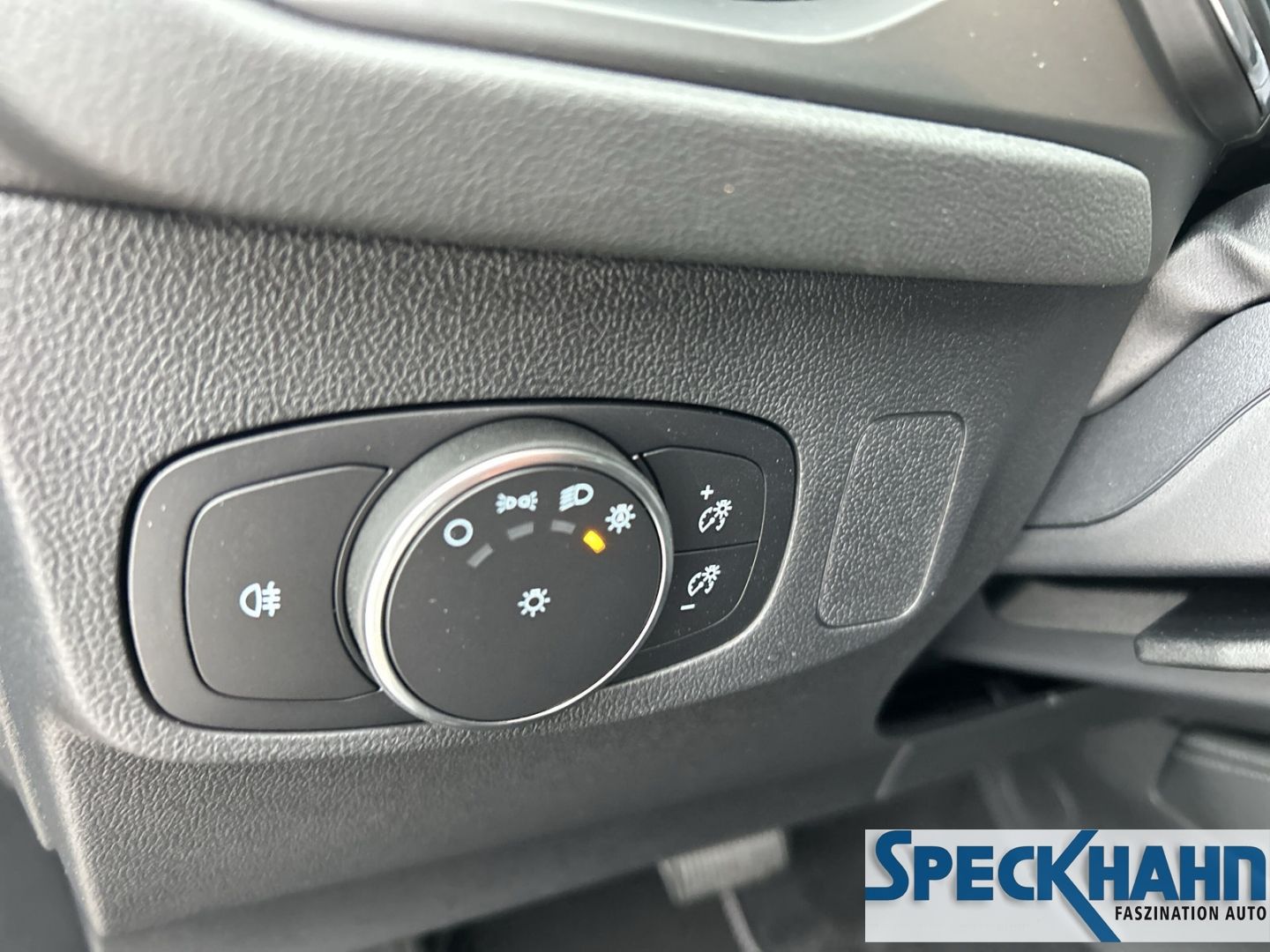 Ford Focus Titanium X Kamera el.Panodach Navi adapt.Matrix-LED blendfreies Fernl. - Bild 19 von 20