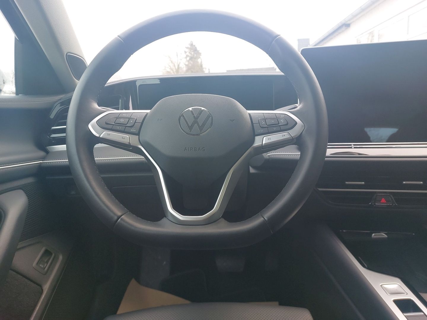 Volkswagen Passat Variant 2.0 TDI Elegance Head-Up-Display Standhzg. AHK-klappbar el.Panodach - Bild 15 von 20