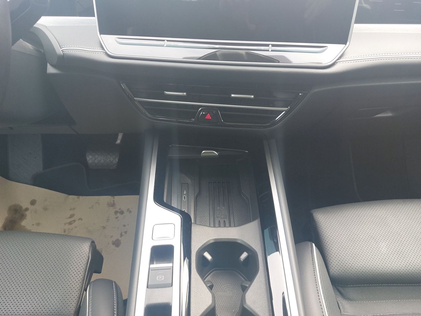 Volkswagen Passat Variant 2.0 TDI Elegance Head-Up-Display Standhzg. AHK-klappbar el.Panodach - Bild 18 von 20