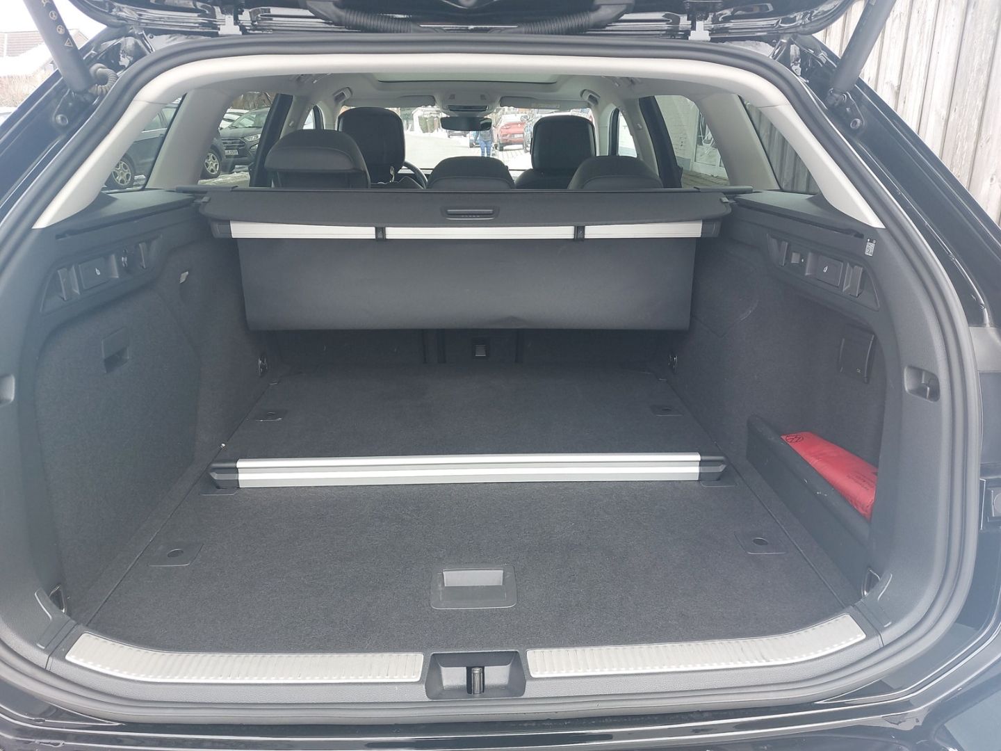 Volkswagen Passat Variant 2.0 TDI Elegance Head-Up-Display Standhzg. AHK-klappbar el.Panodach - Bild 5 von 20