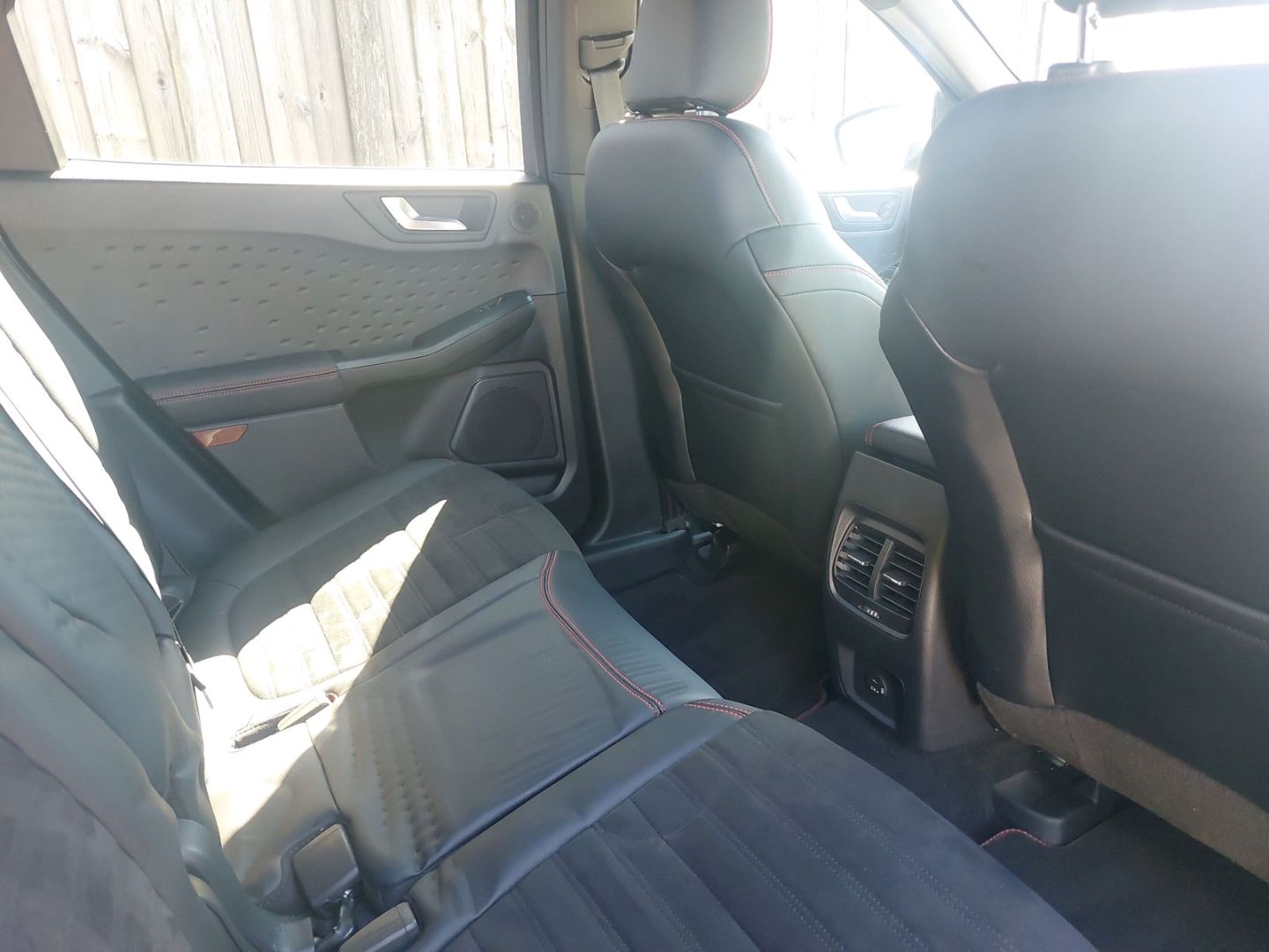 Ford Kuga - Bild 13 von 15