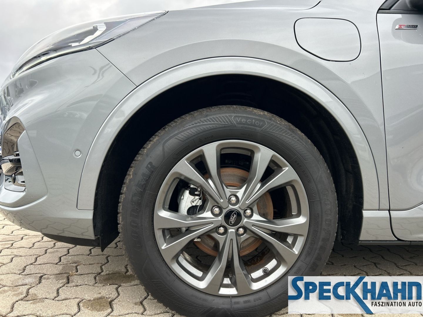 Ford Kuga Plug-In Hybrid ST-Line 2.5 Duratec -PHEV Kamera SHZ eCall - Bild 8 von 20