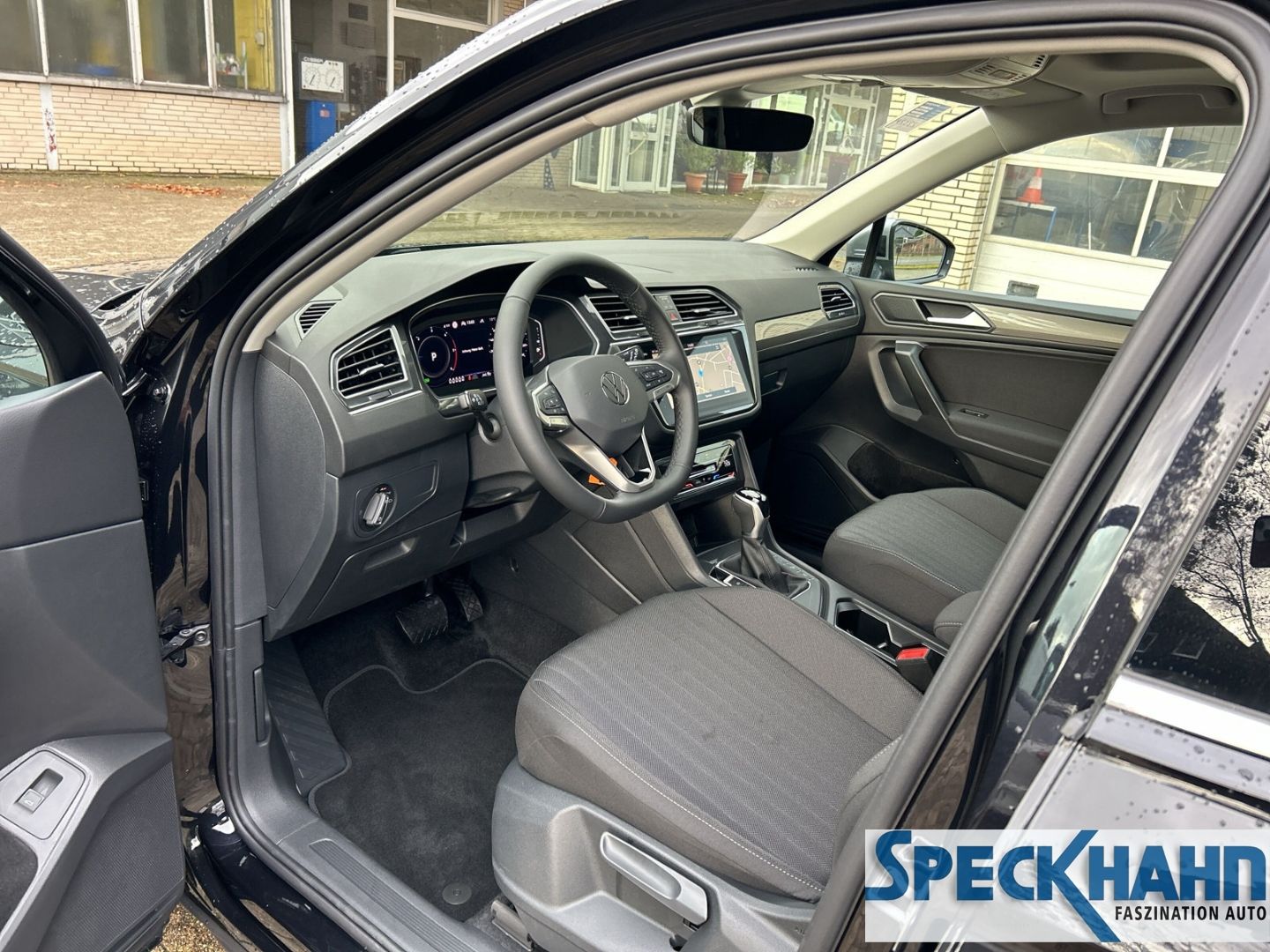 Volkswagen Tiguan Allspace Life 2.0 TDI Kamera 7- Sitzer Pano Isofix ACC AD AHK-klappbar El. Panodach - Bild 10 von 20