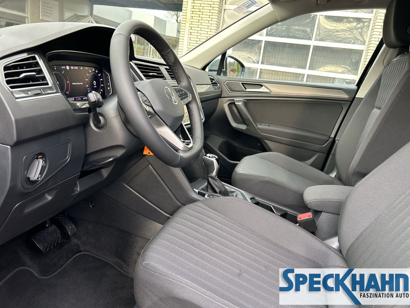 Volkswagen Tiguan Allspace Life 2.0 TDI Kamera 7- Sitzer Pano Isofix ACC AD AHK-klappbar El. Panodach - Bild 11 von 20