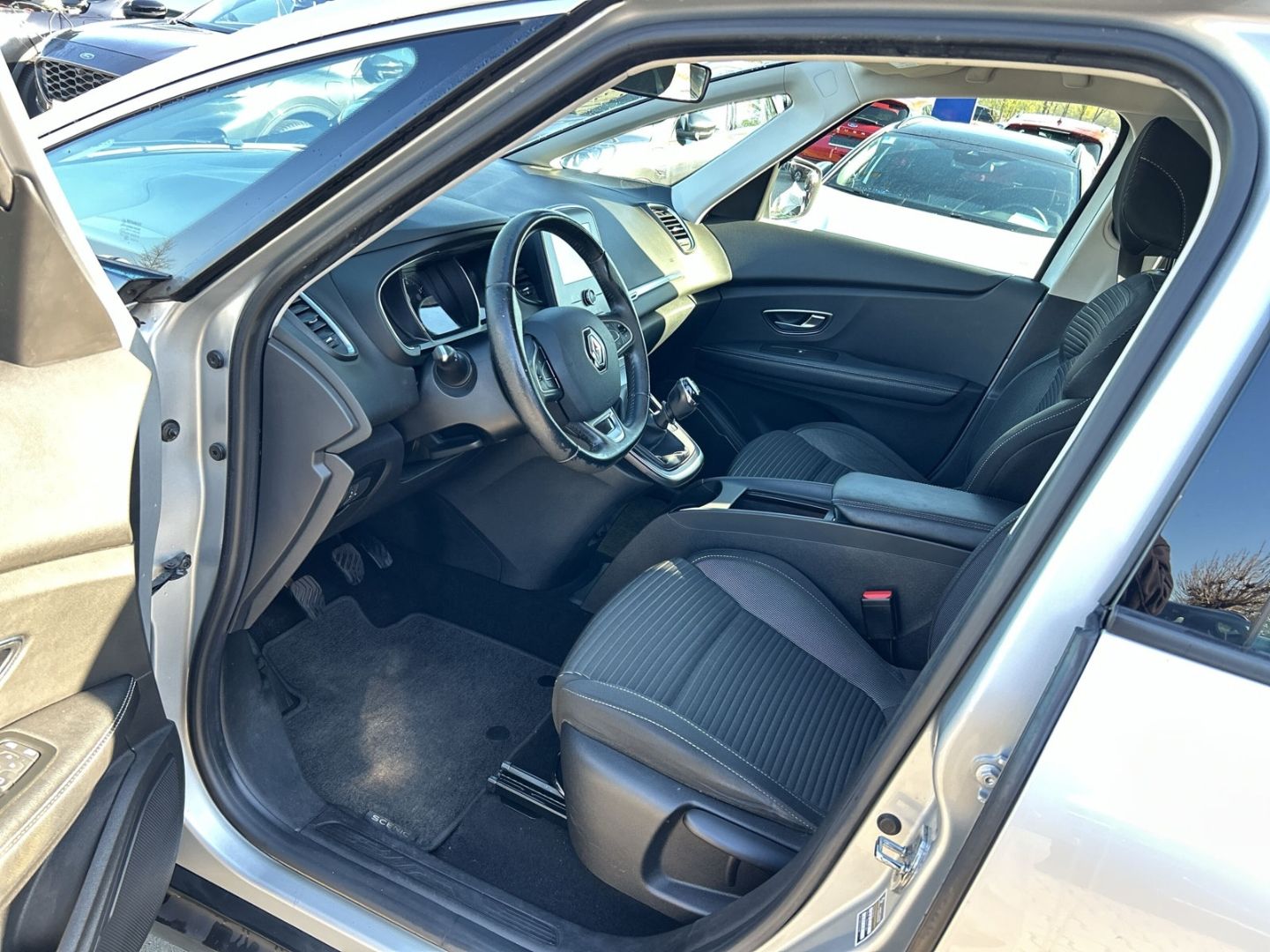 Renault Scenic IV - Bild 10 von 15