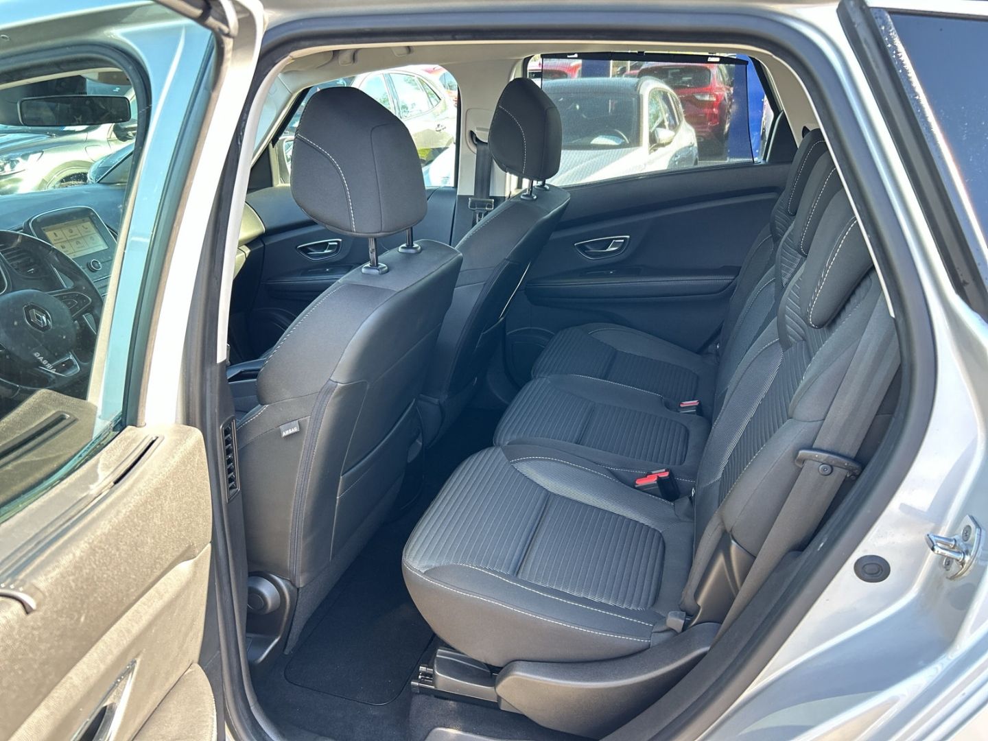 Renault Scenic IV - Bild 13 von 15