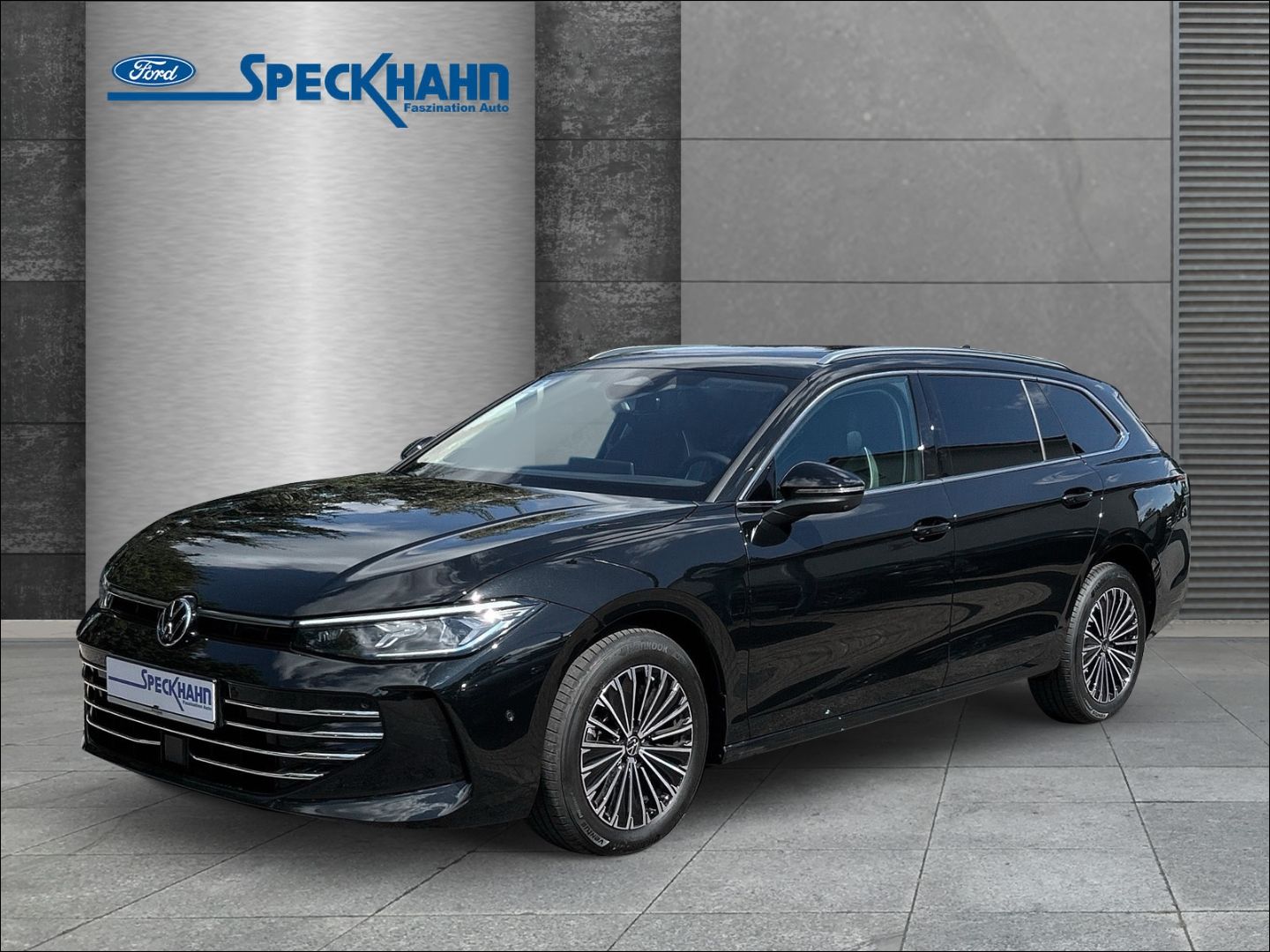 Volkswagen Passat Variant 2.0 TDI 110 kW Elegance Head-Up-Display StandHZG AHK-klappbar El. Panodach - Bild 1 von 20