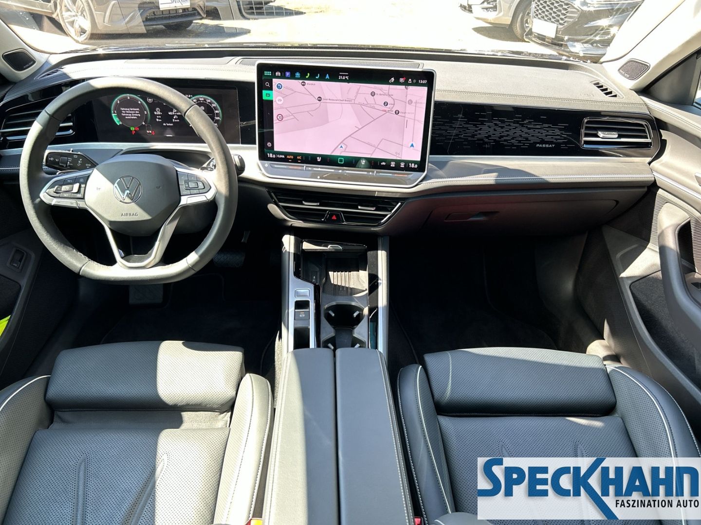 Volkswagen Passat Variant 2.0 TDI 110 kW Elegance Head-Up-Display StandHZG AHK-klappbar El. Panodach - Bild 14 von 20