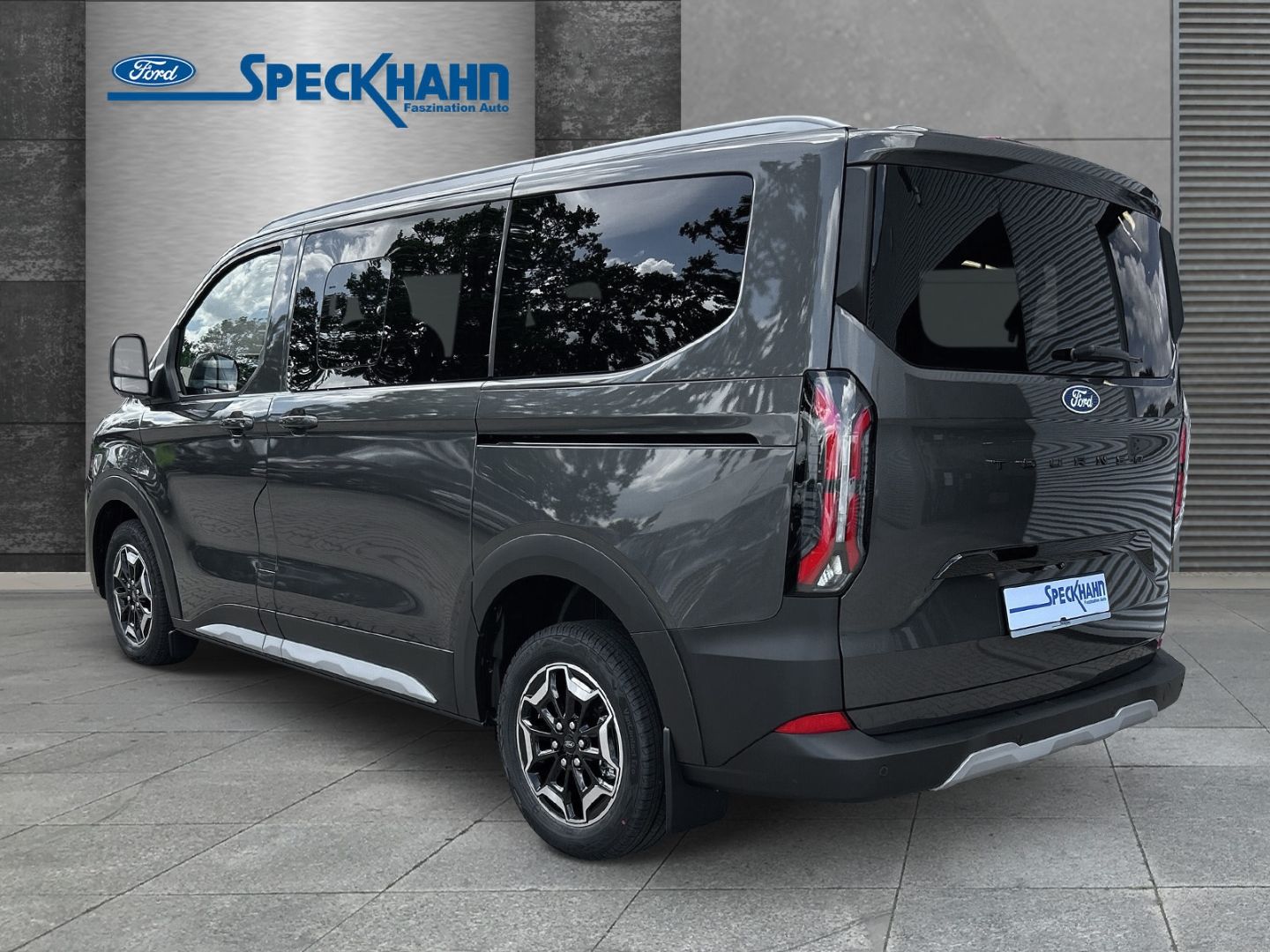Ford Tourneo Custom Bus - Bild 2 von 15