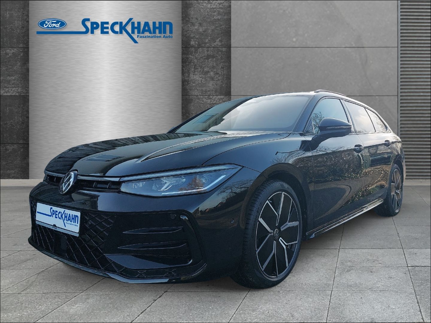 Volkswagen Passat Variant 2.0TDI 4Motion R-Line Signature-Pak. Standhzg. AHK schwenkbar - Bild 1 von 20