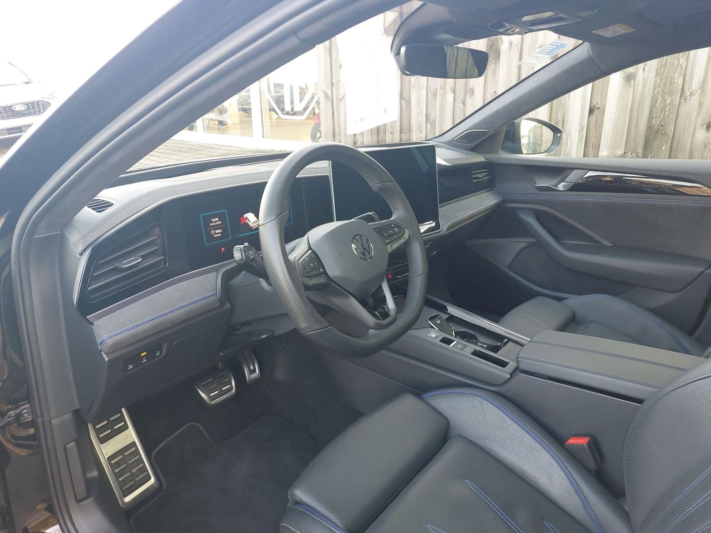 Volkswagen Passat Variant 2.0TDI 4Motion R-Line Signature-Pak. Standhzg. AHK schwenkbar - Bild 10 von 20