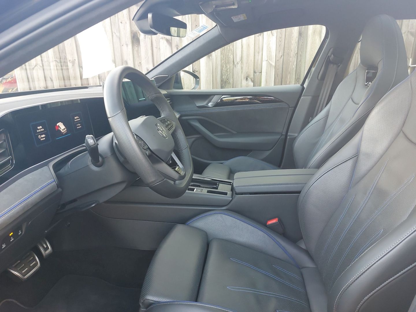 Volkswagen Passat Variant 2.0TDI 4Motion R-Line Signature-Pak. Standhzg. AHK schwenkbar - Bild 11 von 20