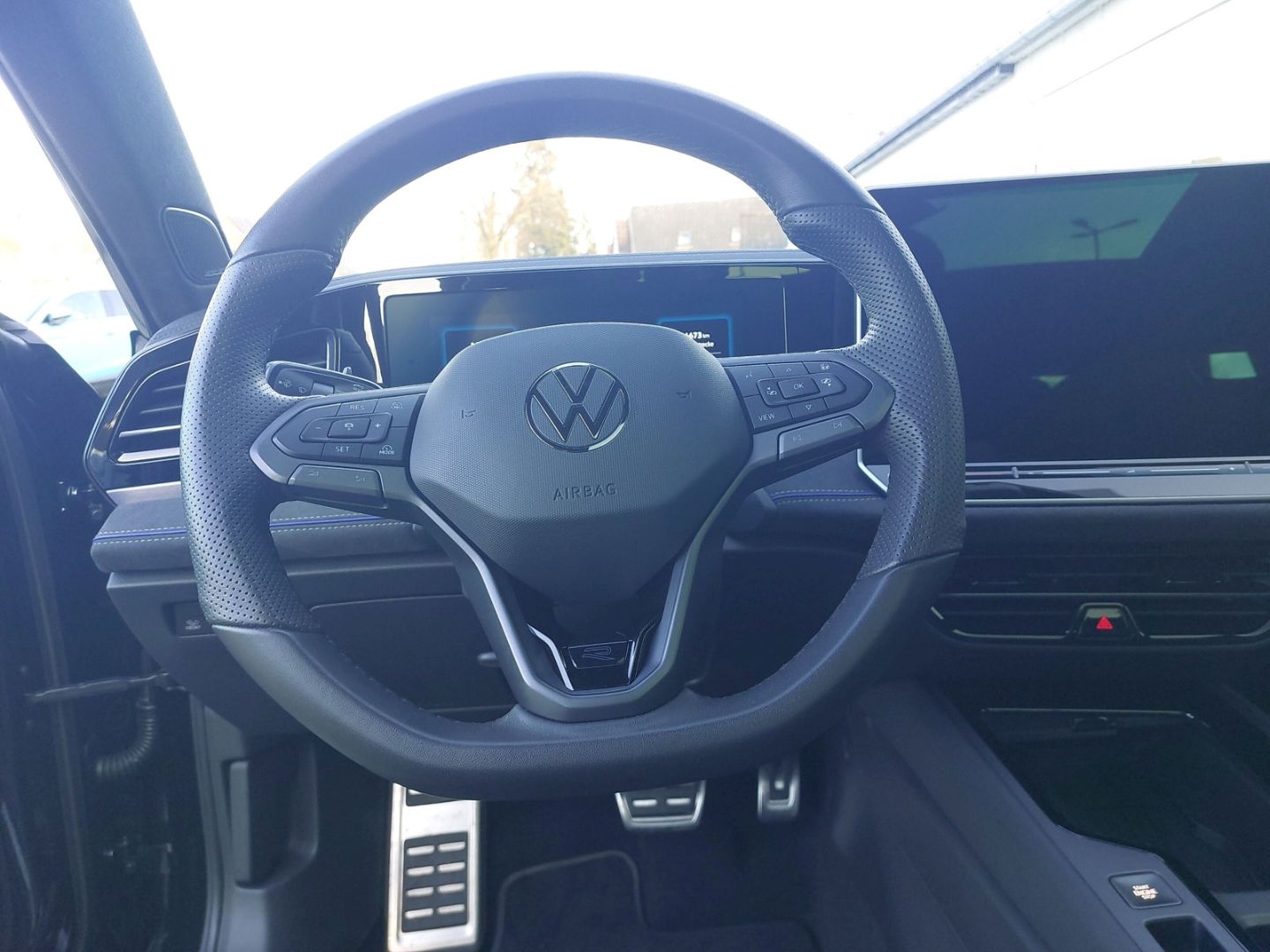 Volkswagen Passat Variant 2.0TDI 4Motion R-Line Signature-Pak. Standhzg. AHK schwenkbar - Bild 15 von 20
