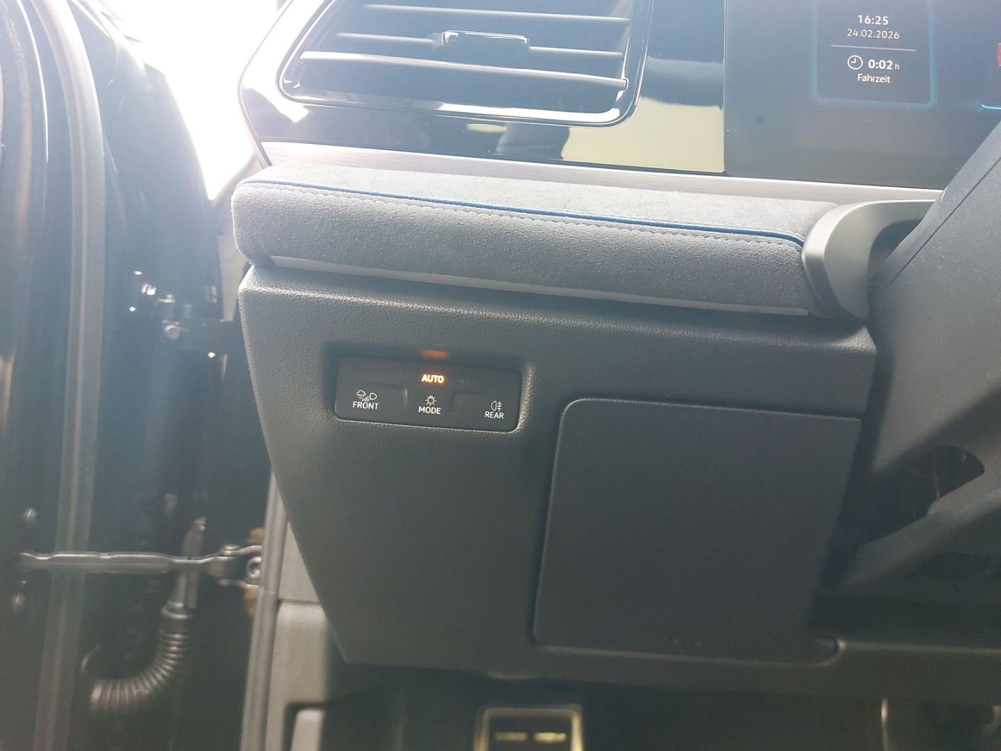 Volkswagen Passat Variant 2.0TDI 4Motion R-Line Signature-Pak. Standhzg. AHK schwenkbar - Bild 19 von 20