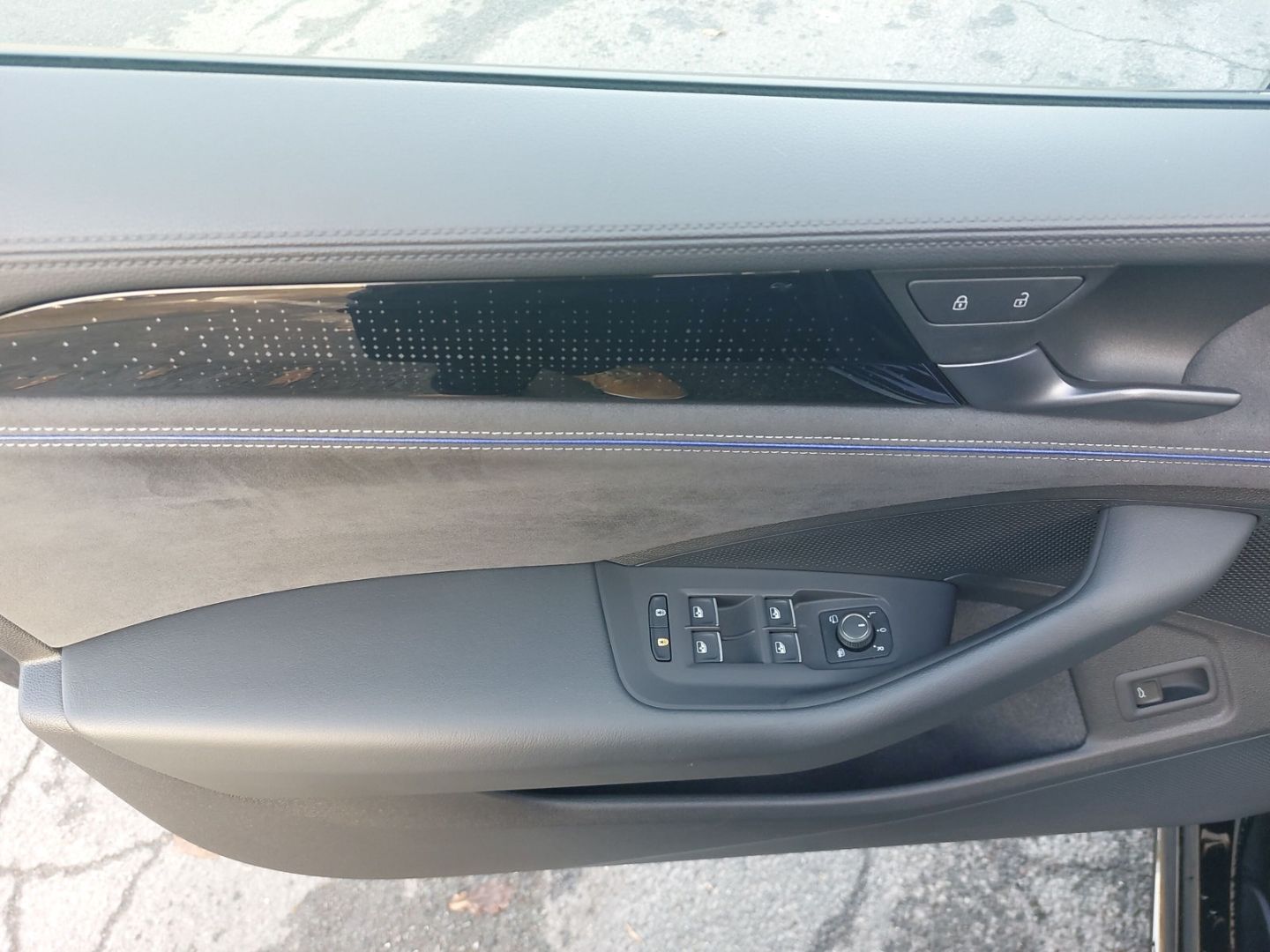 Volkswagen Passat Variant 2.0TDI 4Motion R-Line Signature-Pak. Standhzg. AHK schwenkbar - Bild 20 von 20