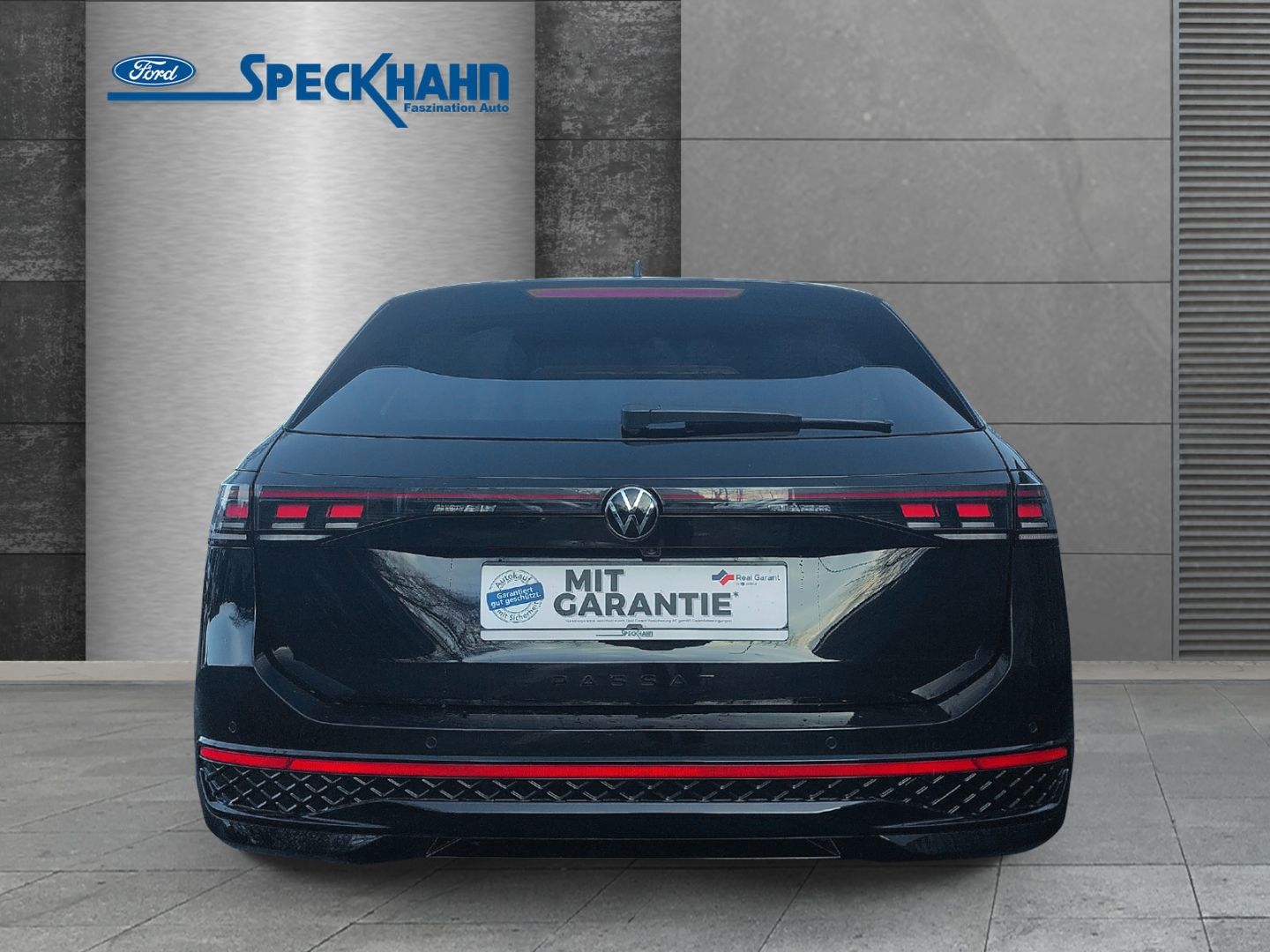 Volkswagen Passat Variant 2.0TDI 4Motion R-Line Signature-Pak. Standhzg. AHK schwenkbar - Bild 3 von 20