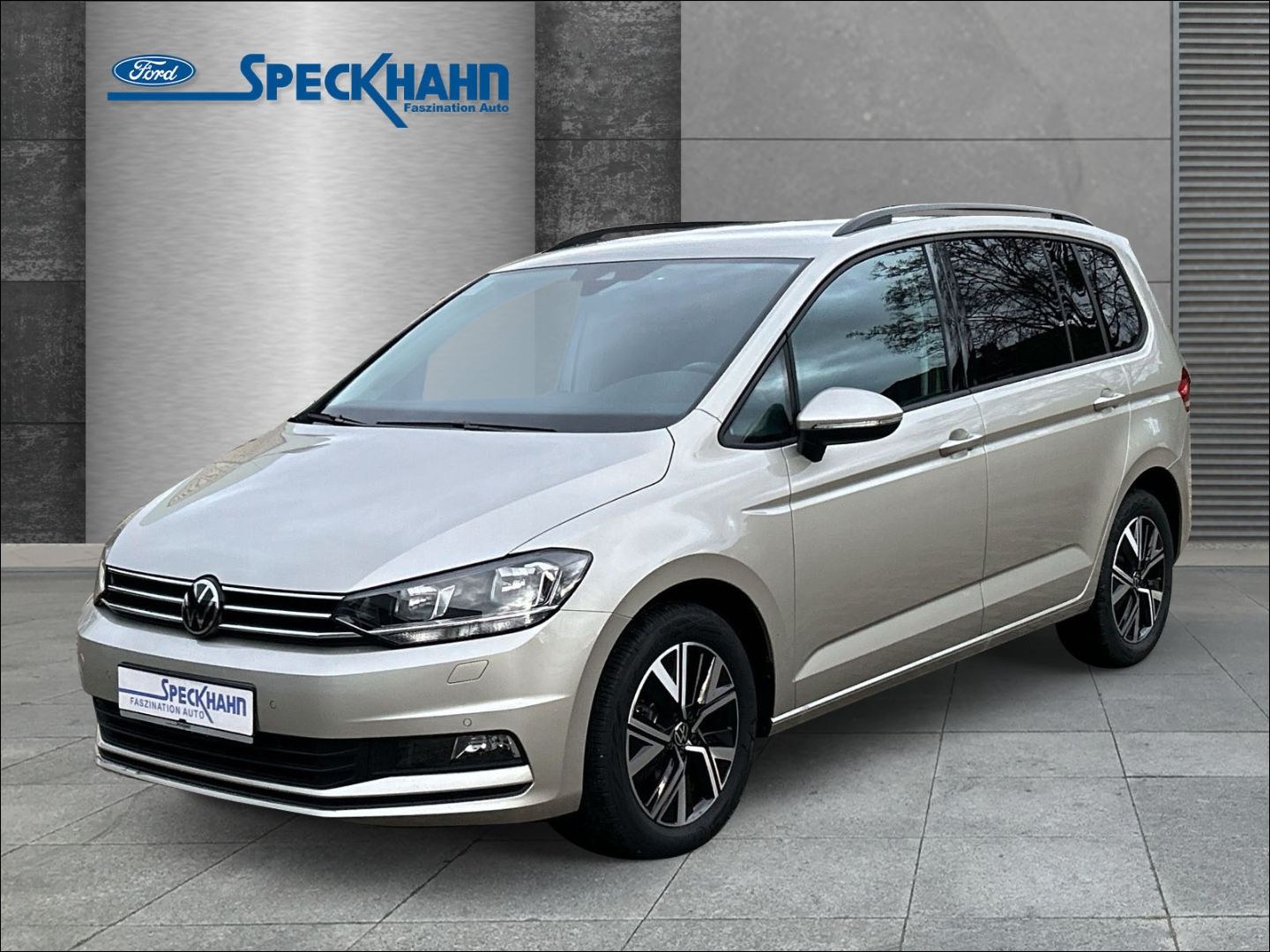 Volkswagen Touran Comfortline BMT 2.0 TDI Navi Kamera 7-sitzer - Bild 1 von 20