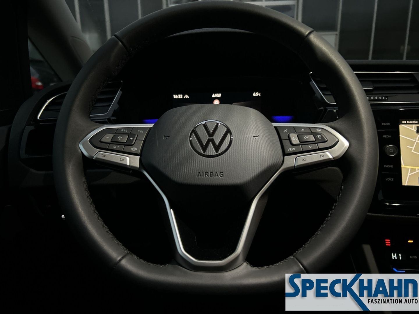 Volkswagen Touran Comfortline BMT 2.0 TDI Navi Kamera 7-sitzer - Bild 15 von 20