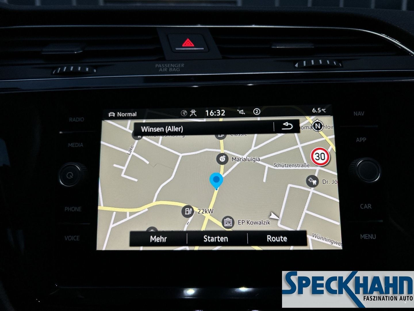 Volkswagen Touran Comfortline BMT 2.0 TDI Navi Kamera 7-sitzer - Bild 17 von 20
