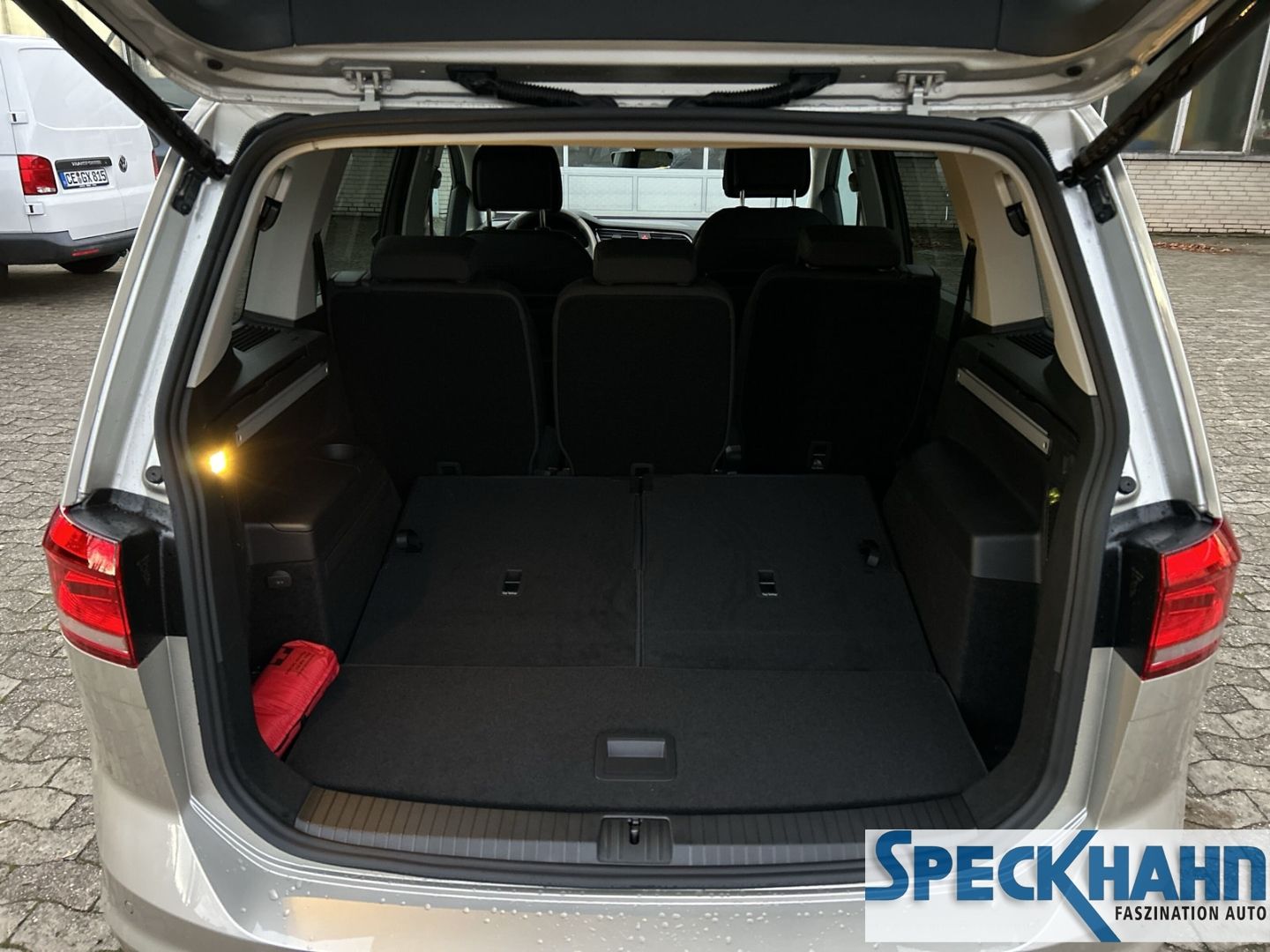 Volkswagen Touran Comfortline BMT 2.0 TDI Navi Kamera 7-sitzer - Bild 9 von 20