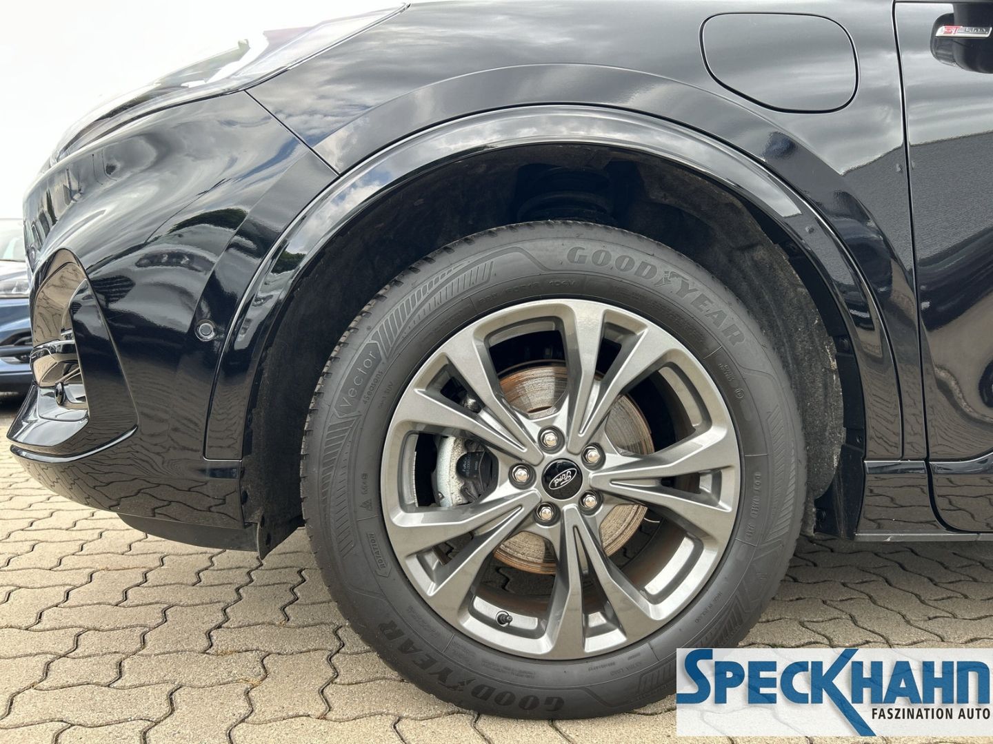 Ford Kuga - Bild 8 von 15
