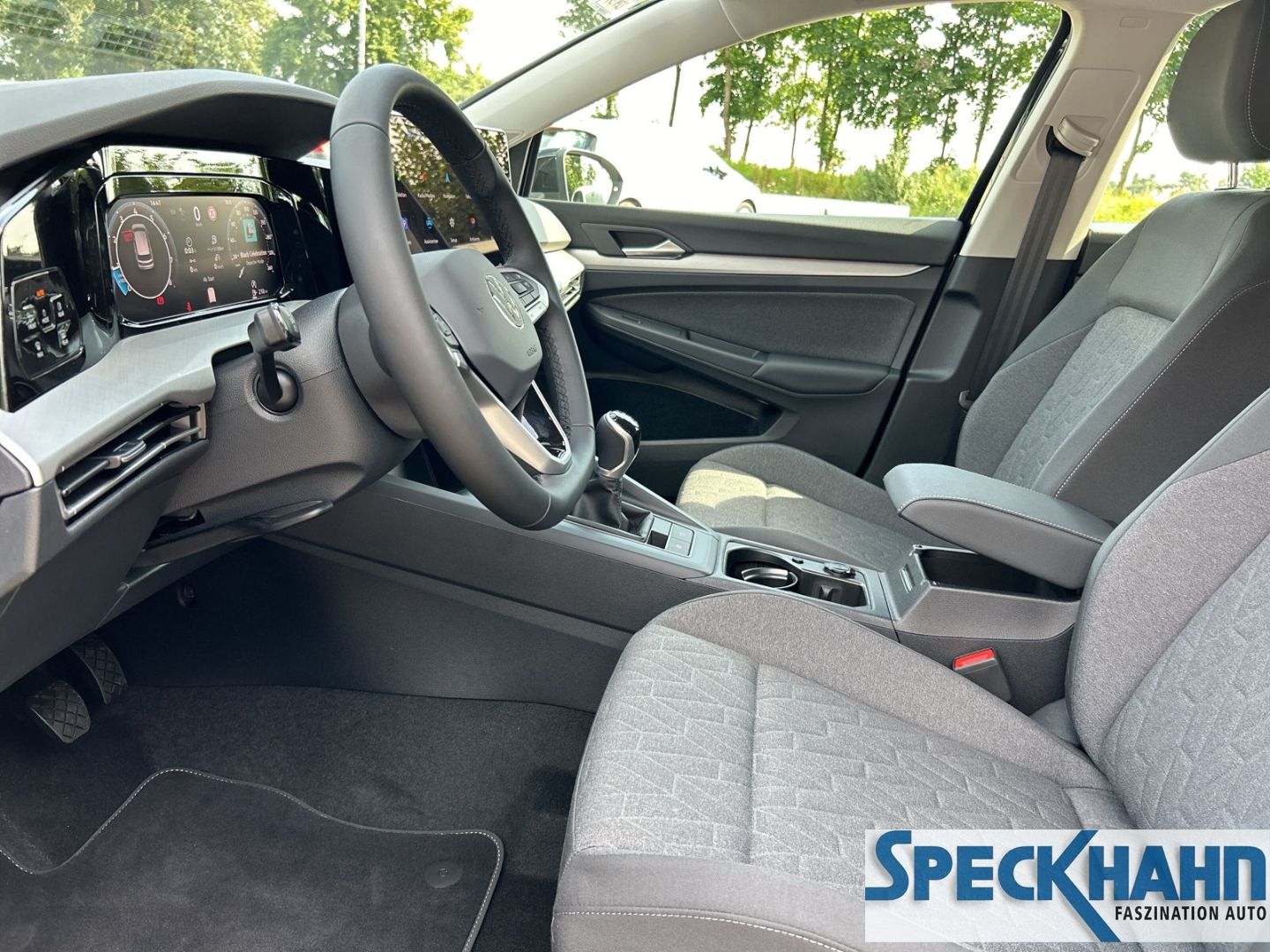 Volkswagen Golf VIII Life TSI Kamera Einparkhilfe v+h Navi LED-Hauptscheinwerfer Lederlenkrad - Bild 11 von 20
