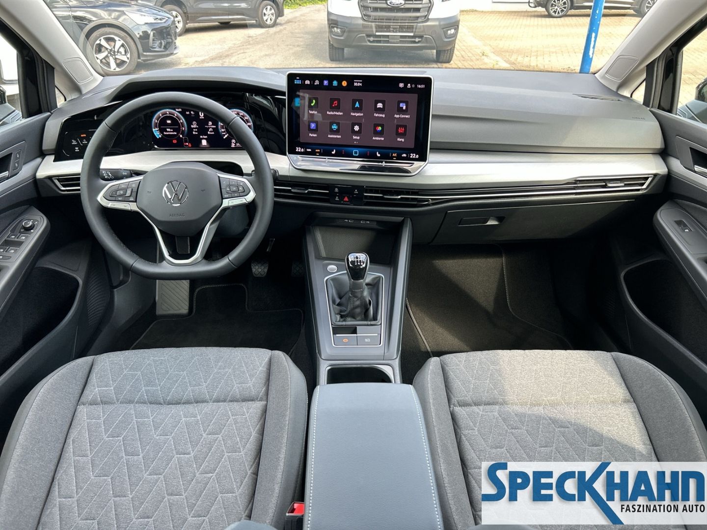 Volkswagen Golf VIII Life TSI Kamera Einparkhilfe v+h Navi LED-Hauptscheinwerfer Lederlenkrad - Bild 14 von 20