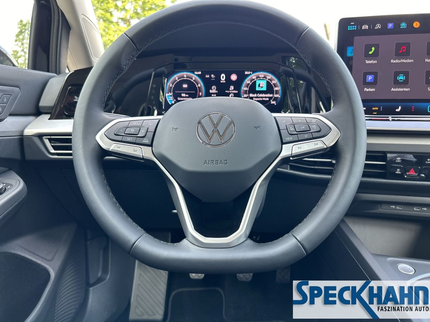 Volkswagen Golf VIII Life TSI Kamera Einparkhilfe v+h Navi LED-Hauptscheinwerfer Lederlenkrad - Bild 15 von 20