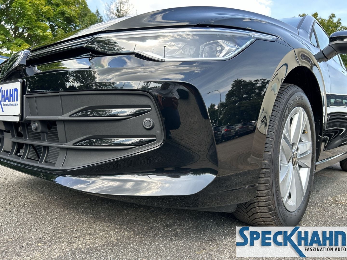 Volkswagen Golf VIII Life TSI Kamera Einparkhilfe v+h Navi LED-Hauptscheinwerfer Lederlenkrad - Bild 7 von 20