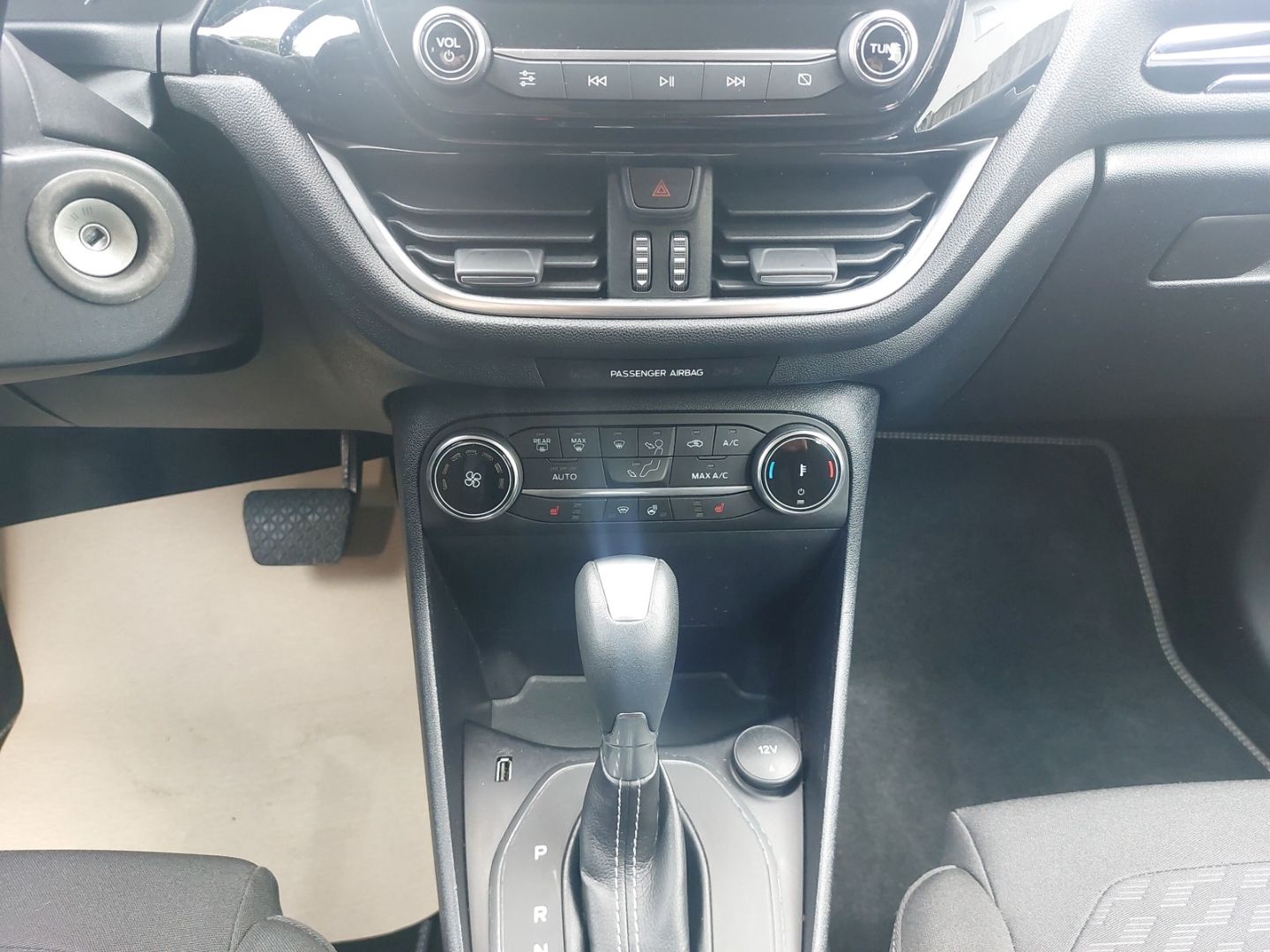Ford Fiesta Titanium LED ISOFIX DAB Sitzhzg. Lenkradhzg. - Bild 18 von 20