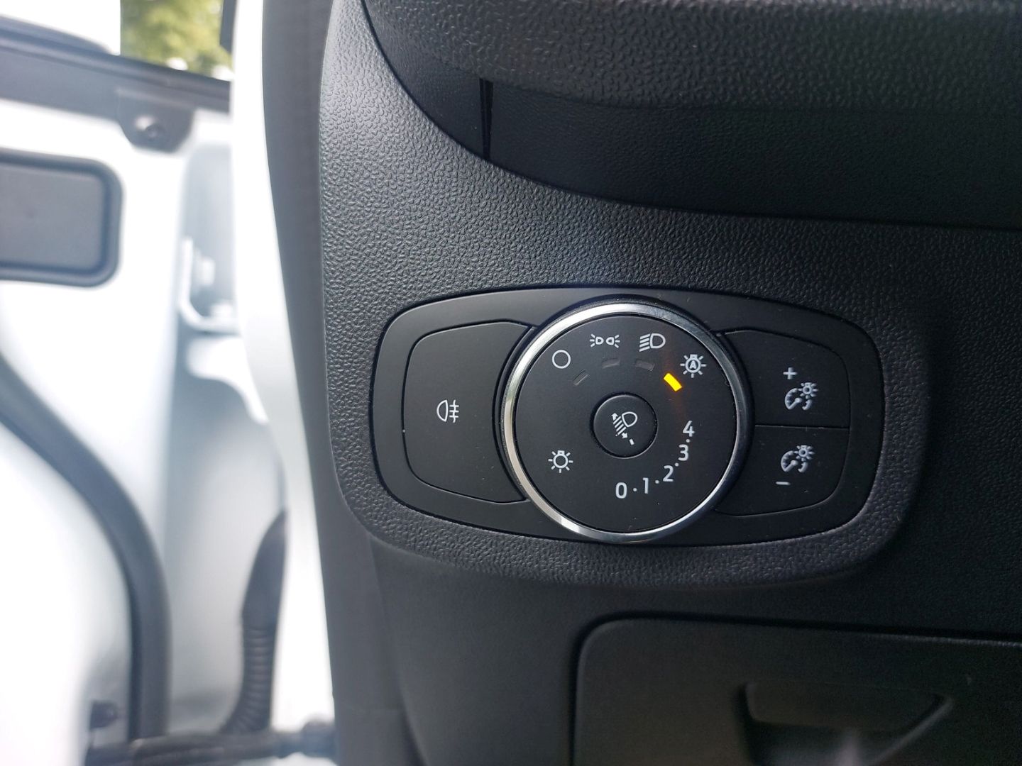 Ford Fiesta Titanium LED ISOFIX DAB Sitzhzg. Lenkradhzg. - Bild 19 von 20