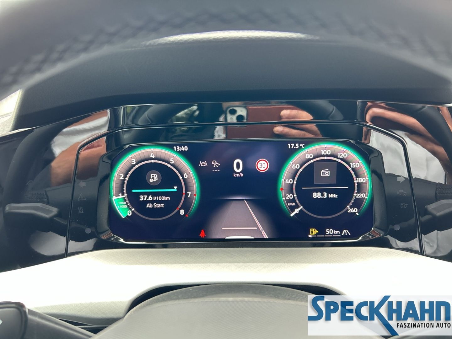 Volkswagen Golf VIII Variant 1.5 TSI 85 kW Life Kamera SHZ Navigationssystem HEAD-UP-Display - Bild 16 von 20