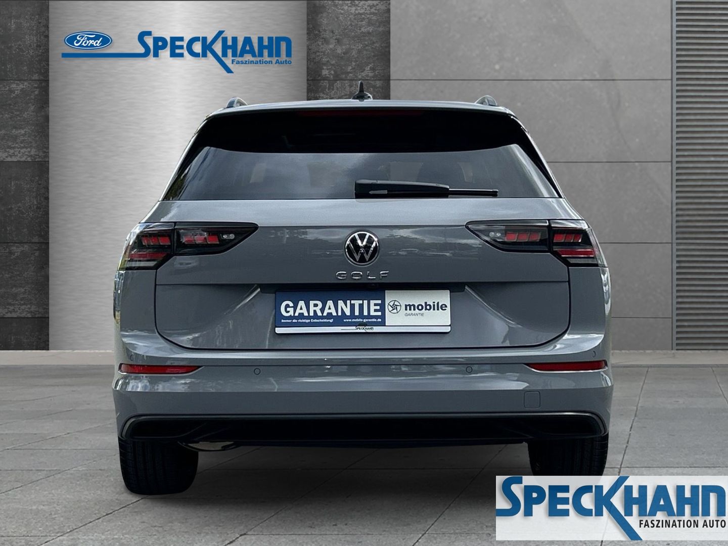 Volkswagen Golf VIII Variant 1.5 TSI 85 kW Life Kamera SHZ Navigationssystem HEAD-UP-Display - Bild 3 von 20