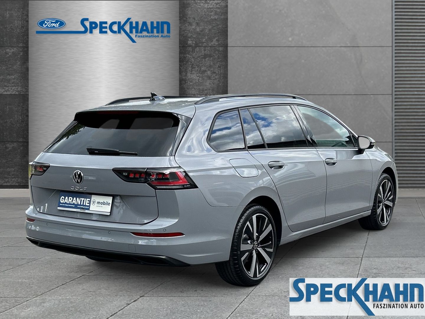 Volkswagen Golf VIII Variant 1.5 TSI 85 kW Life Kamera SHZ Navigationssystem HEAD-UP-Display - Bild 4 von 20