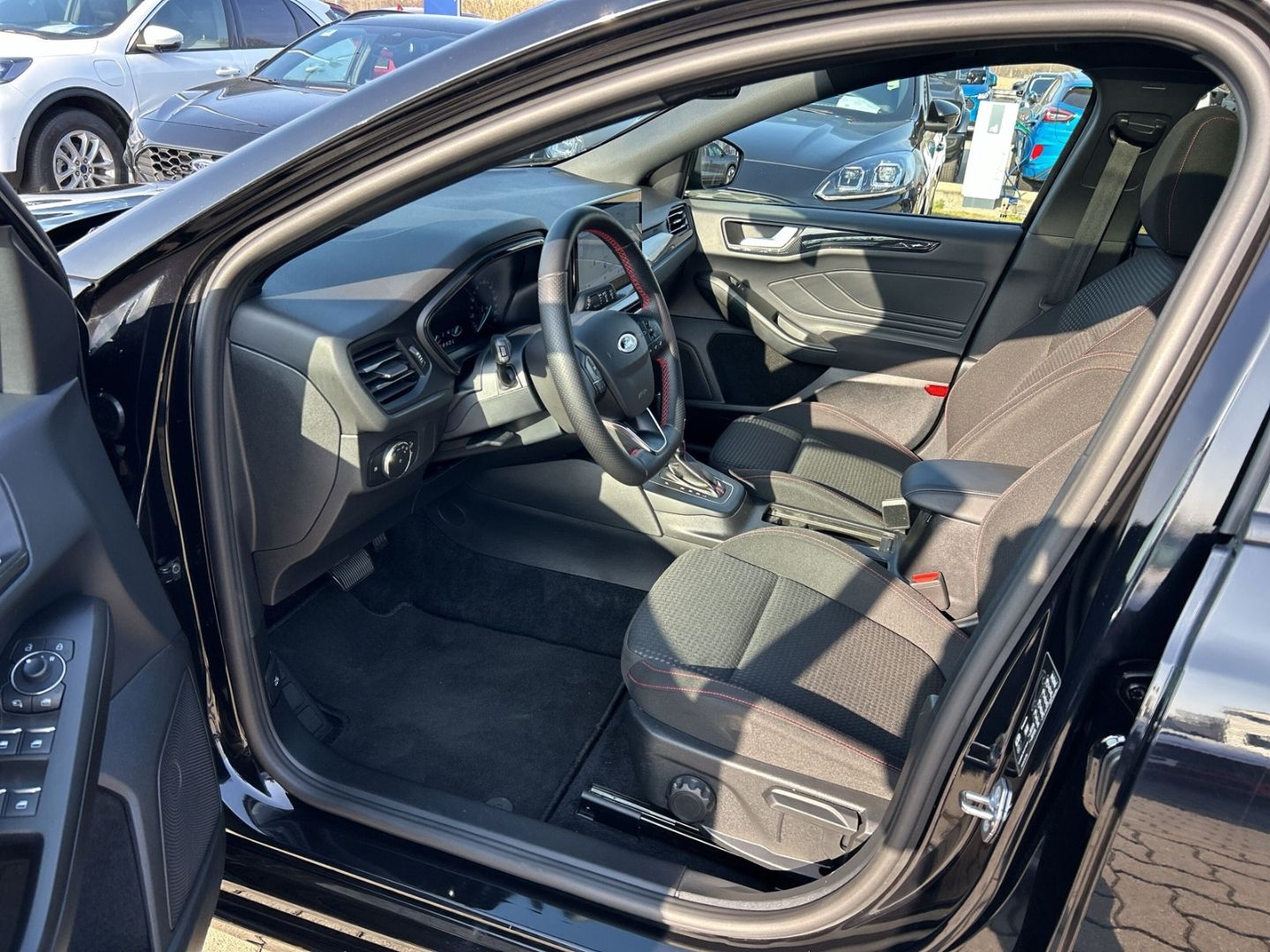 Ford Focus Turnier ST-Line 1.0 EcoBoost Mild-Hybrid EU6d - Bild 10 von 20