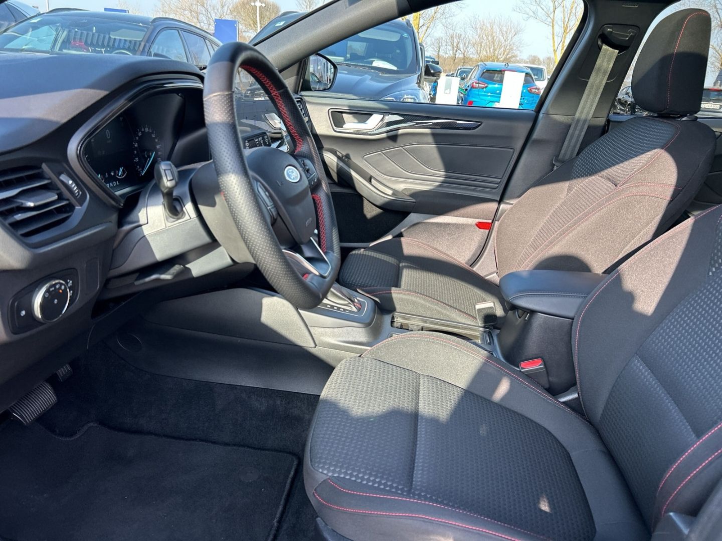 Ford Focus Turnier ST-Line 1.0 EcoBoost Mild-Hybrid EU6d - Bild 11 von 20