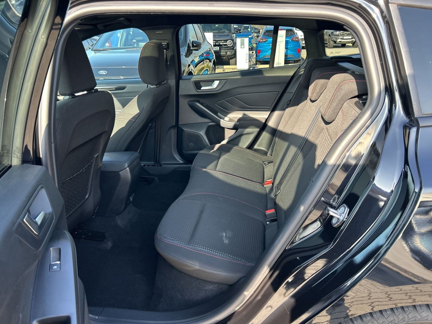 Ford Focus Turnier ST-Line 1.0 EcoBoost Mild-Hybrid EU6d - Bild 13 von 20