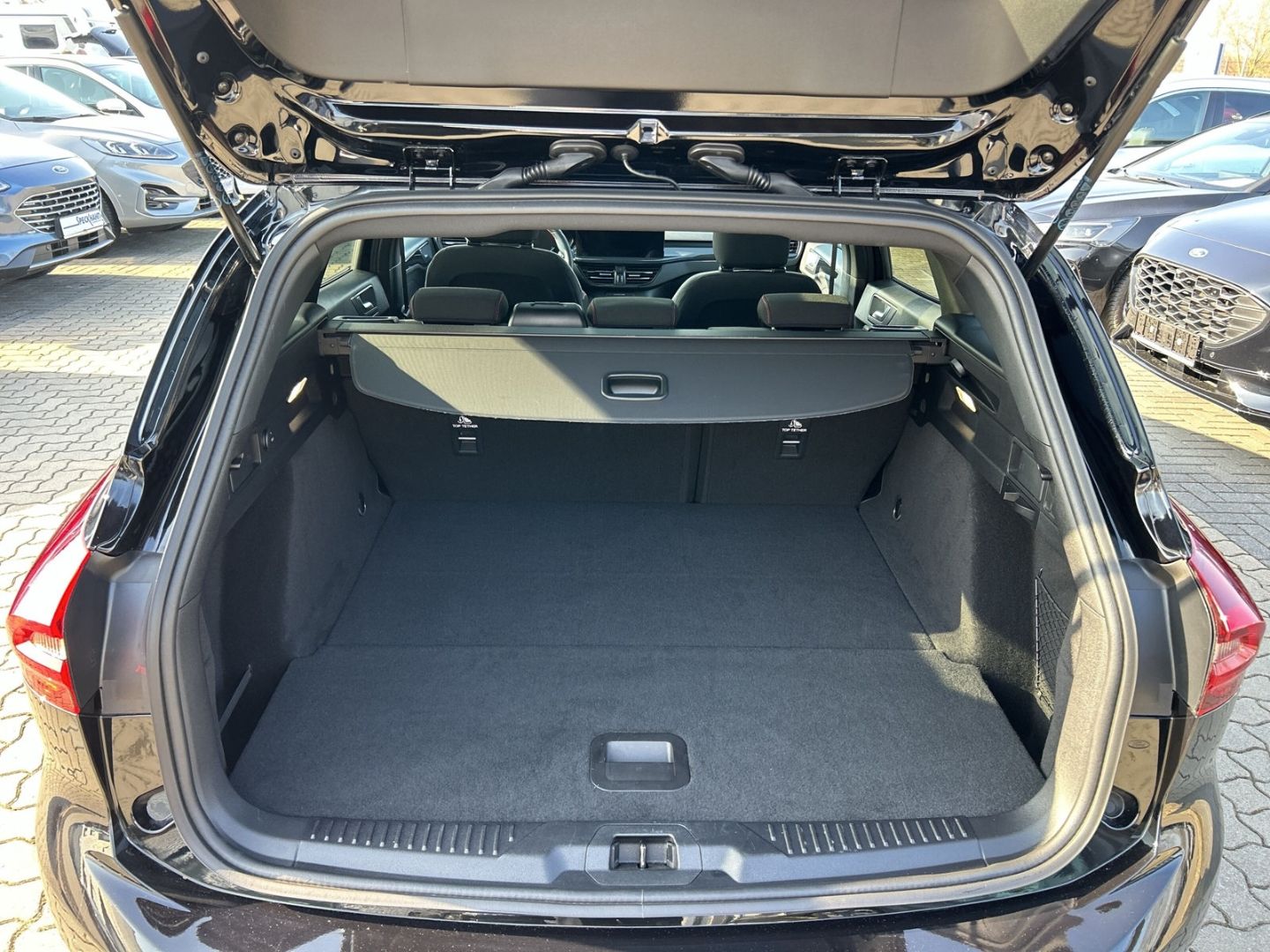 Ford Focus Turnier ST-Line 1.0 EcoBoost Mild-Hybrid EU6d - Bild 9 von 20