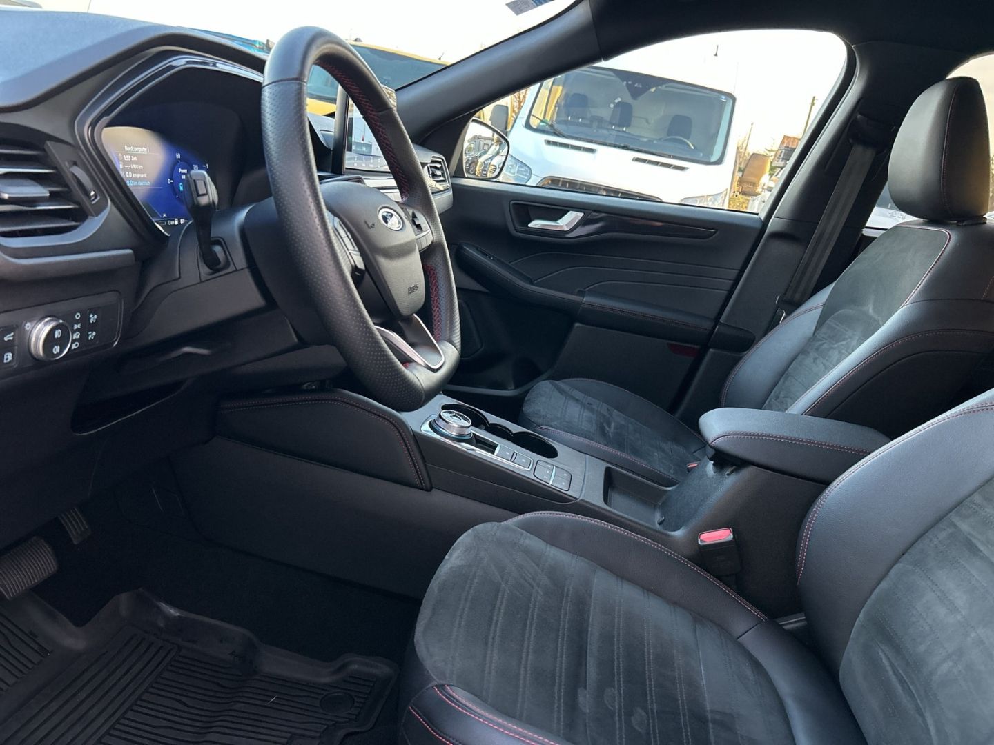 Ford Kuga - Bild 11 von 15