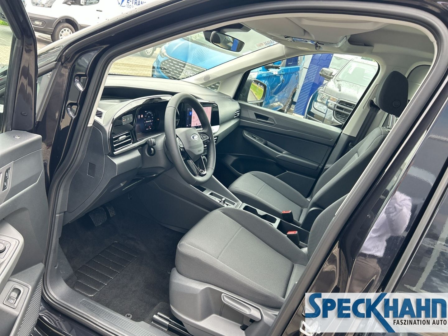 Ford Tourneo Connect Grand - Bild 10 von 15
