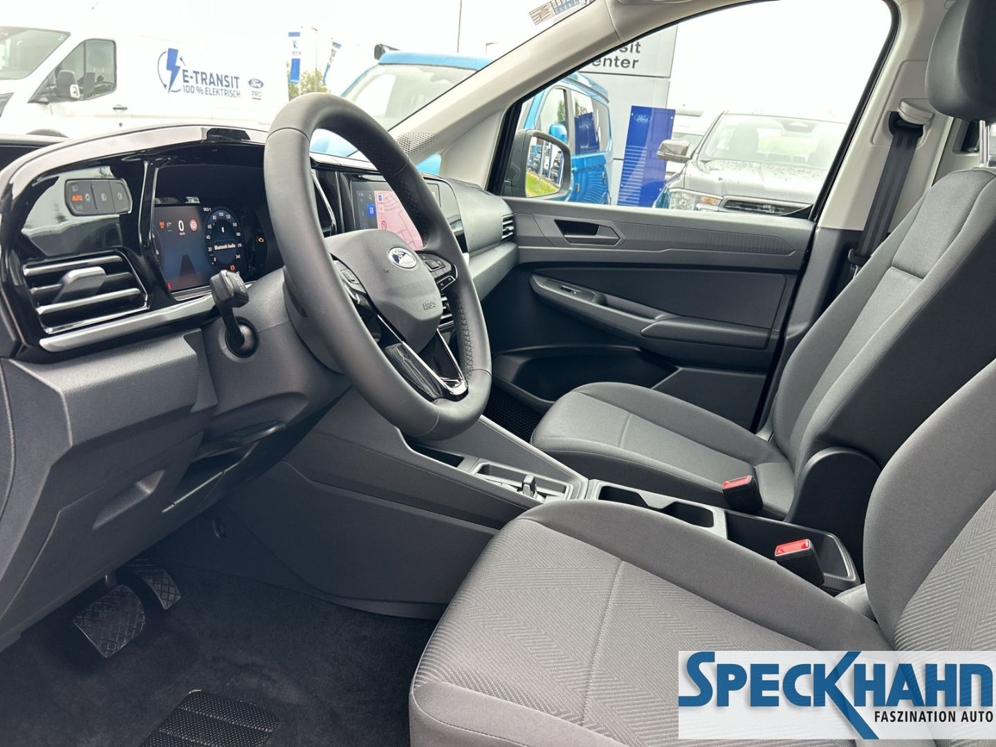 Ford Tourneo Connect Grand - Bild 11 von 15