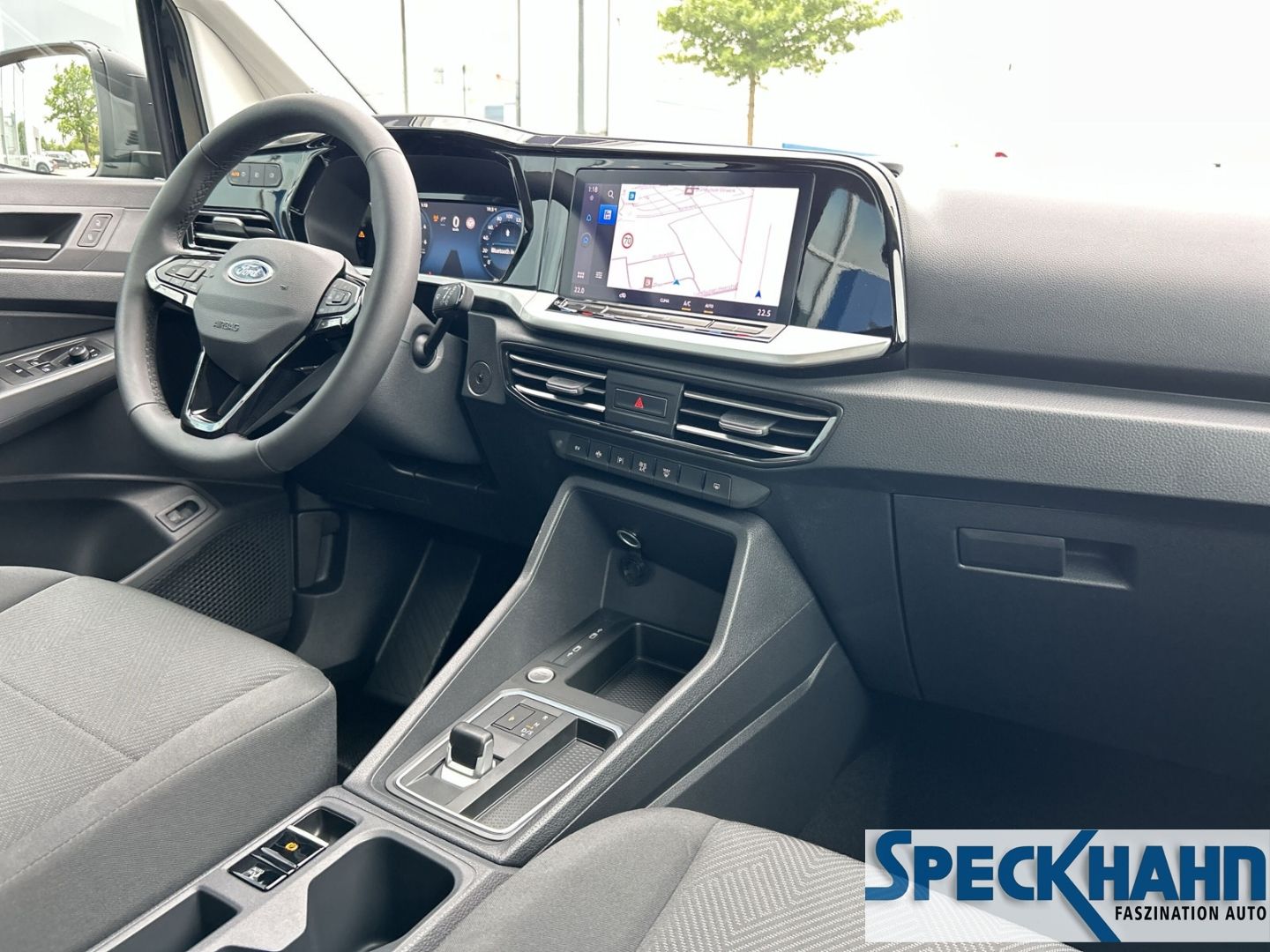 Ford Tourneo Connect Grand - Bild 12 von 15