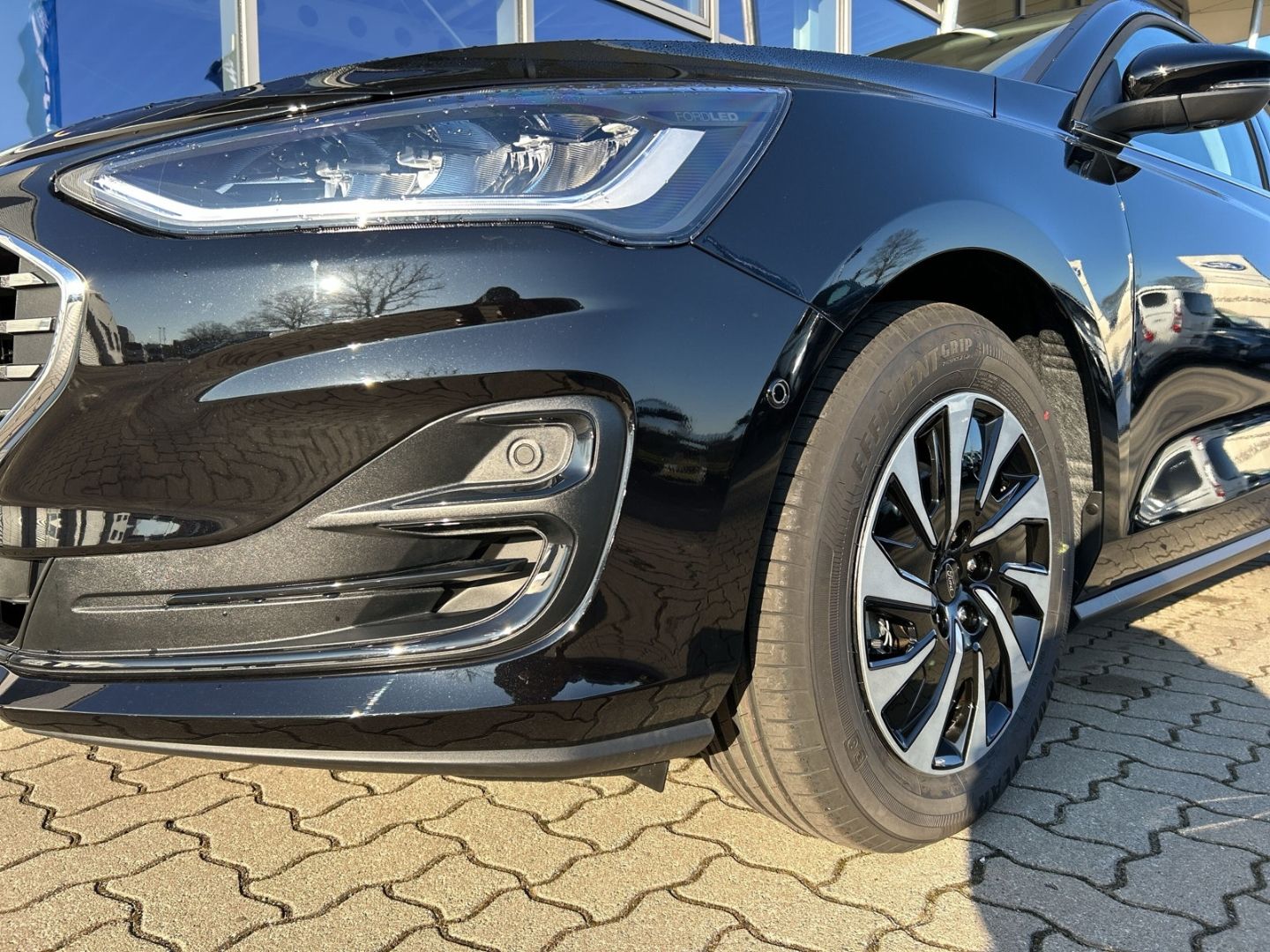 Ford Focus Titanium Navi Kamera  Lenkradhzg. WLAN Sitzhzg. - Bild 7 von 20