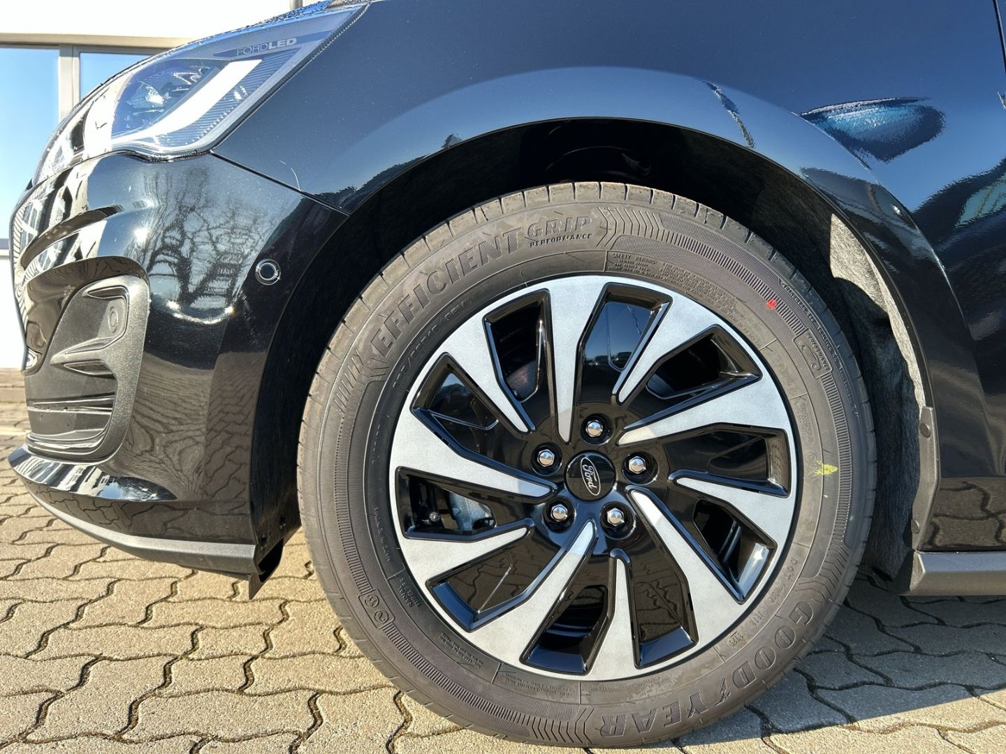 Ford Focus Titanium Navi Kamera  Lenkradhzg. WLAN Sitzhzg. - Bild 8 von 20