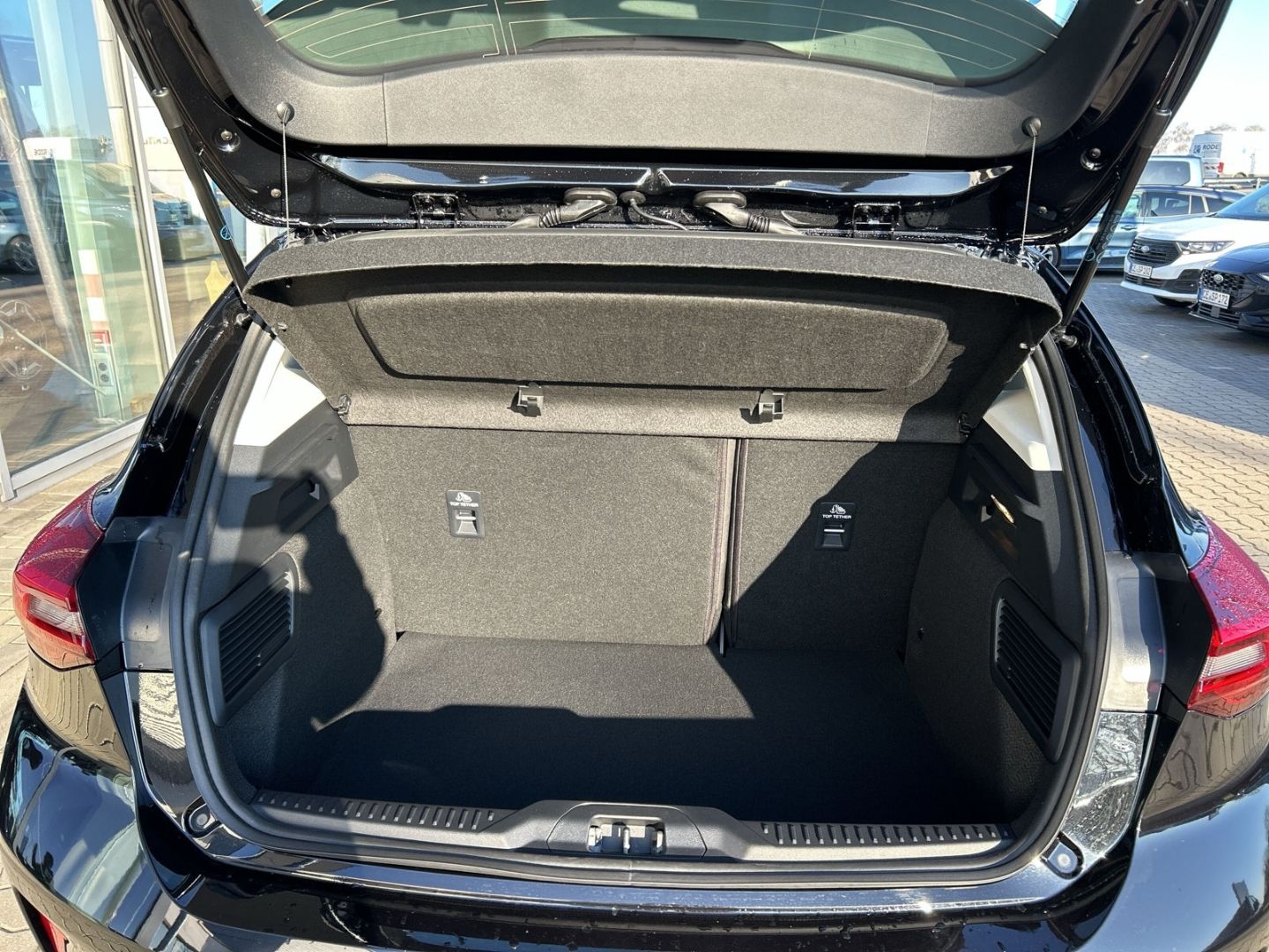 Ford Focus Titanium Navi Kamera  Lenkradhzg. WLAN Sitzhzg. - Bild 9 von 20