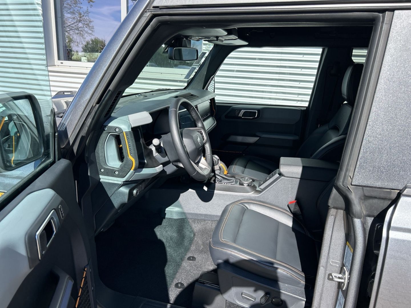 Ford Bronco - Bild 10 von 15